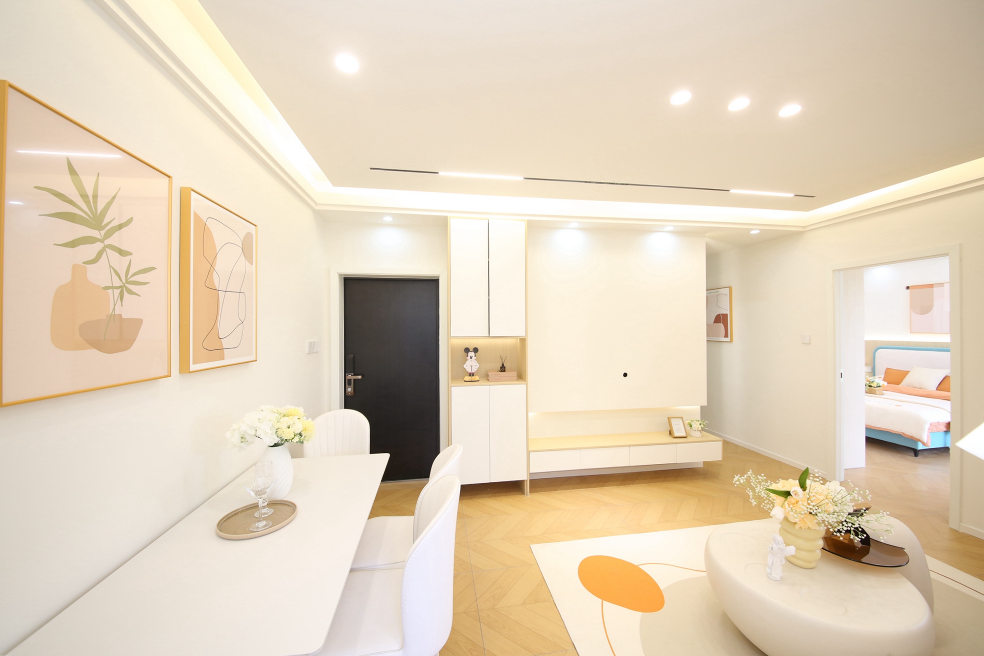 都市先锋  3室2厅1卫    84.8万客厅