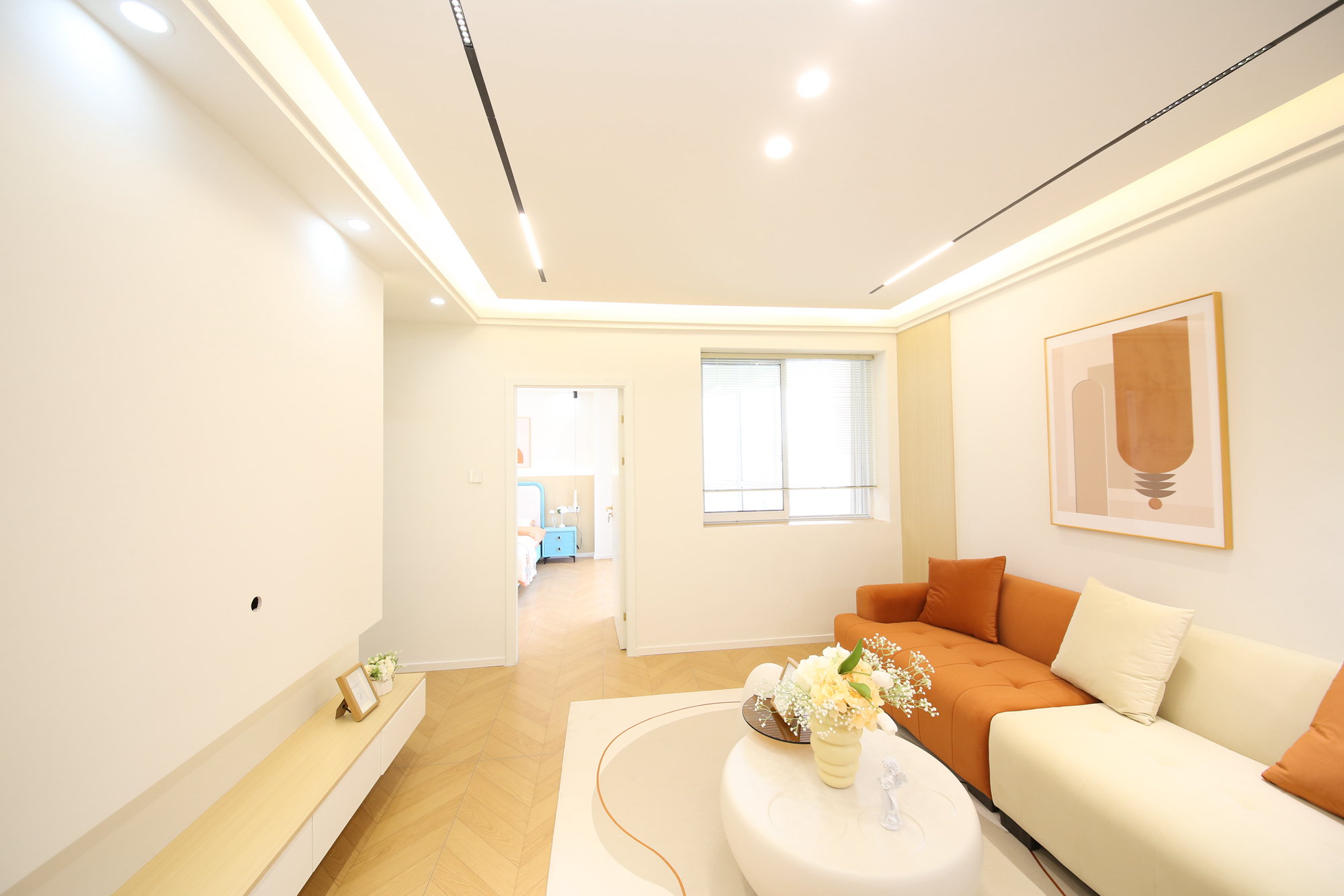 都市先锋  3室2厅1卫    84.8万客厅