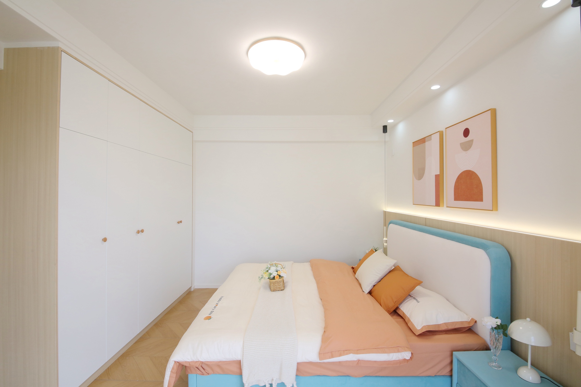 都市先锋  3室2厅1卫    84.8万卧室