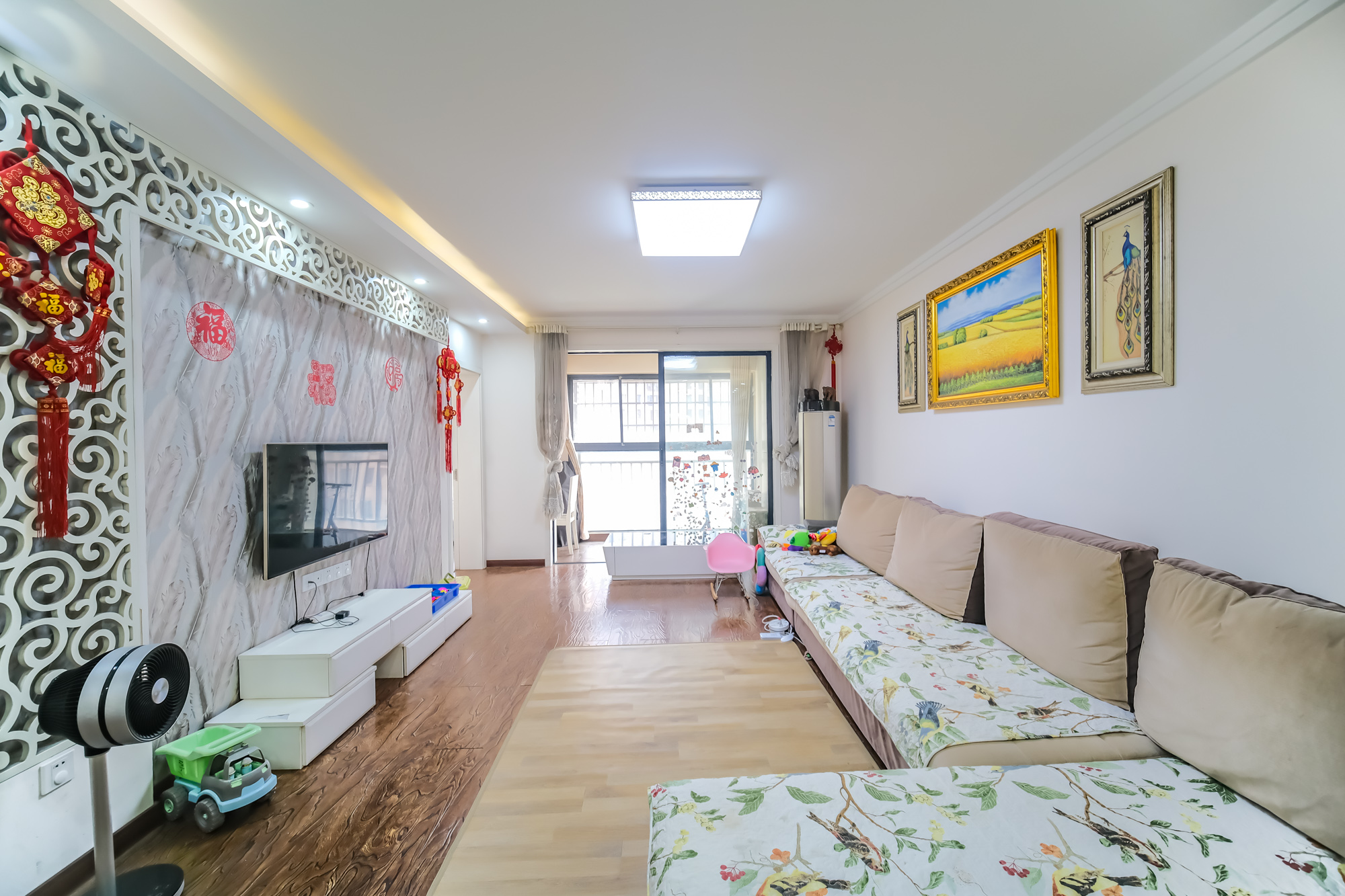 三一街区  2室2厅2卫    57.9万 三一街区  2室2厅2卫    57.9万客厅