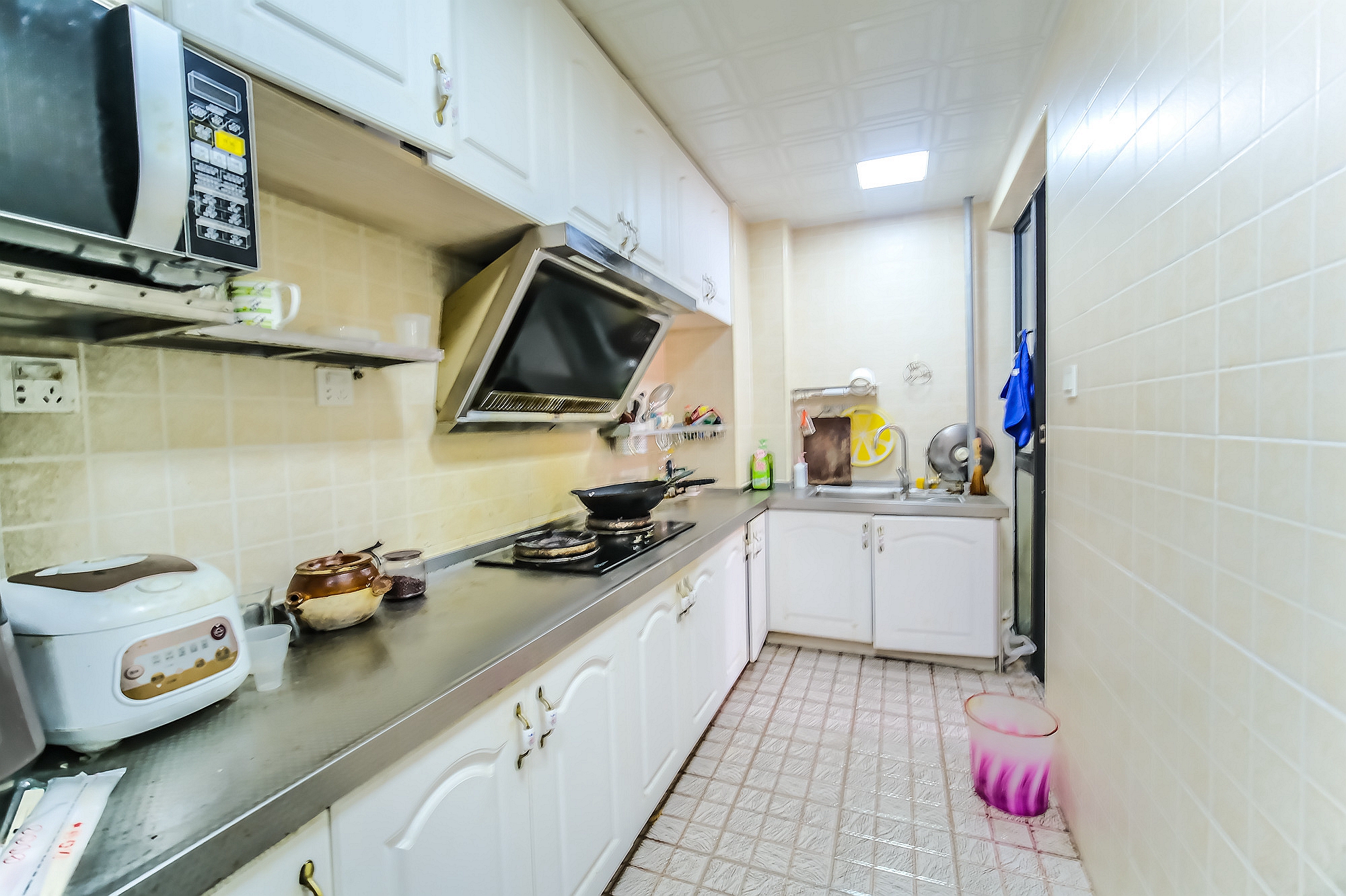 三一街区  2室2厅2卫    57.9万 三一街区  2室2厅2卫    57.9万厨房