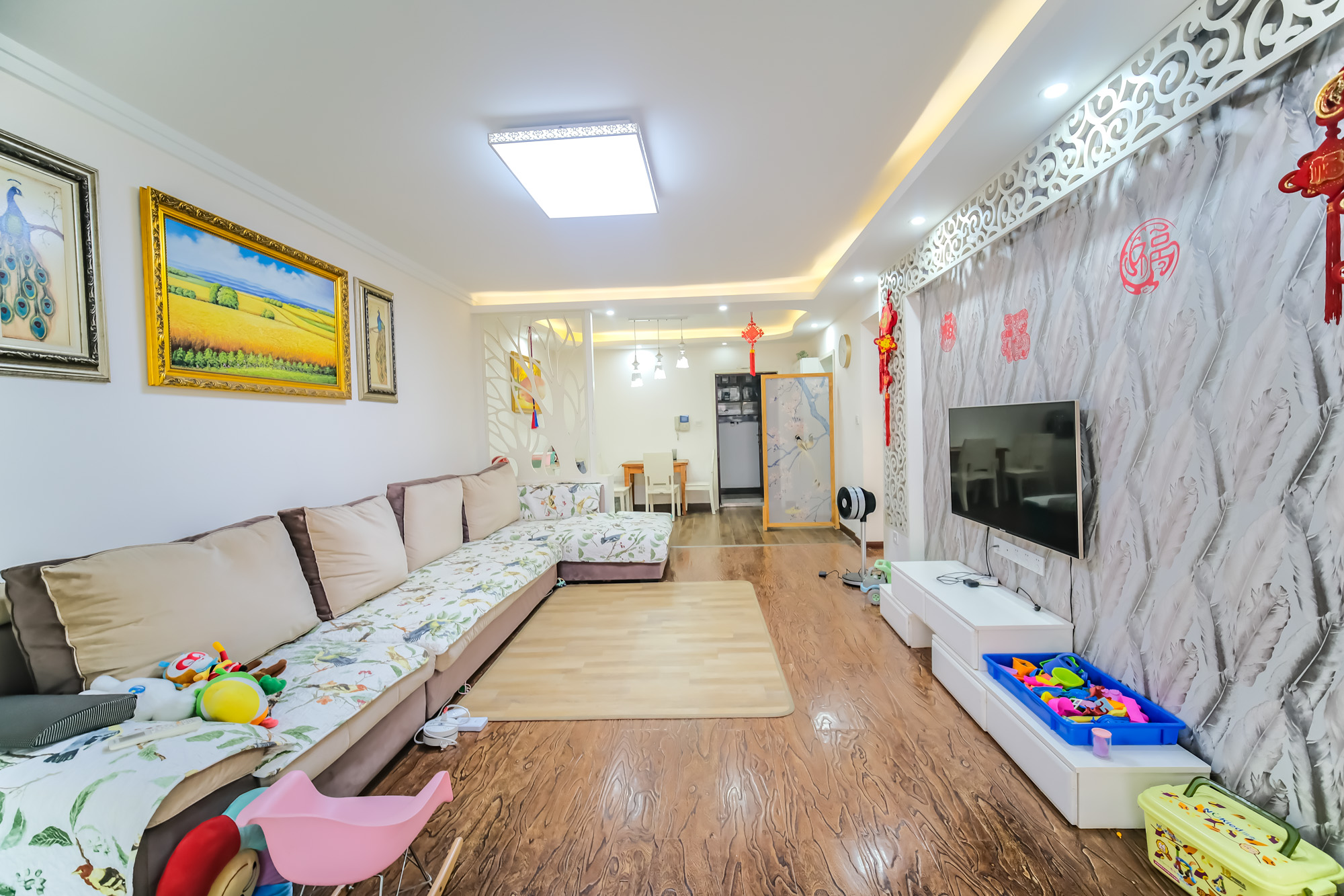 三一街区  2室2厅2卫    57.9万 三一街区  2室2厅2卫    57.9万客厅