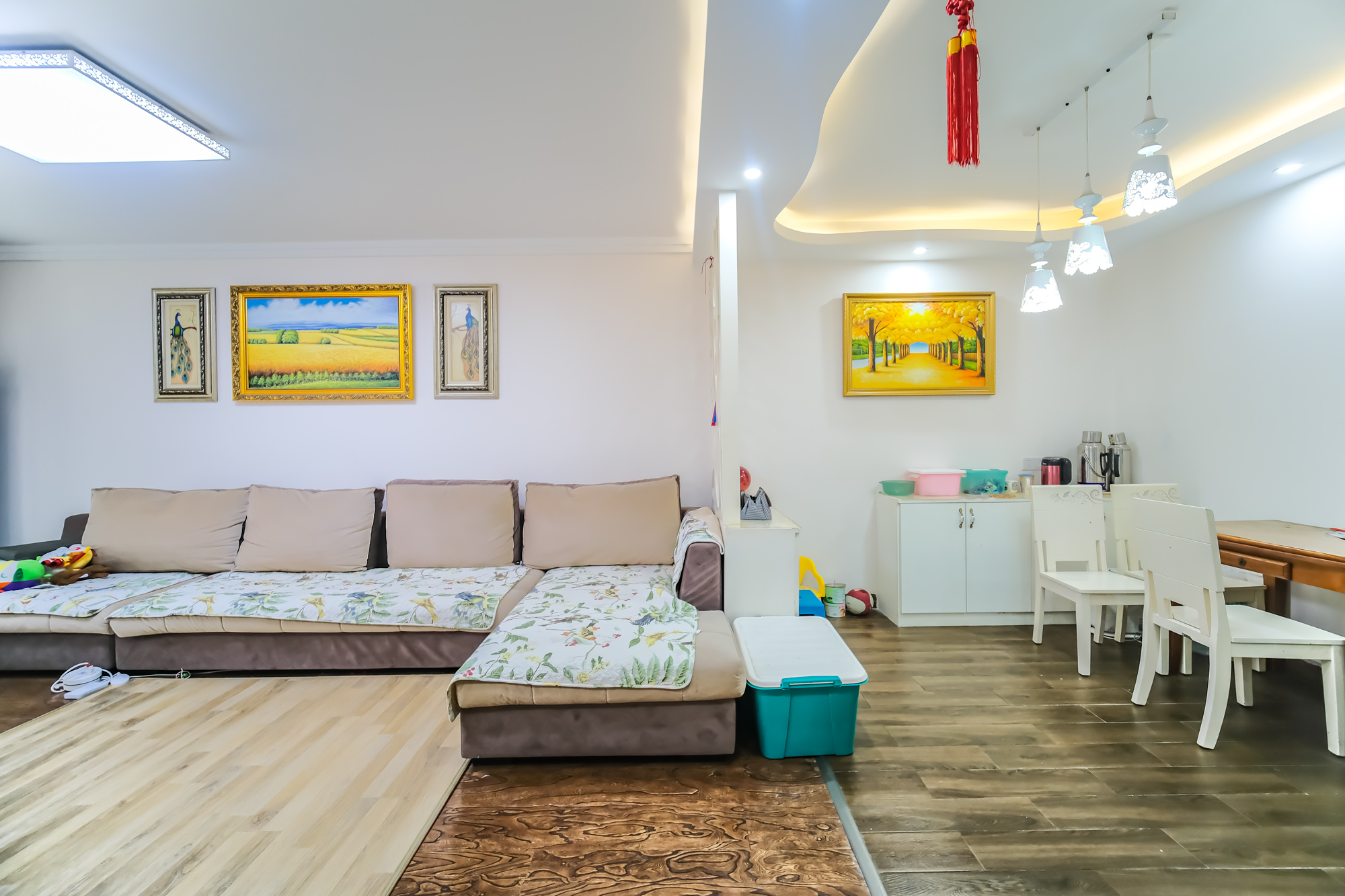 三一街区  2室2厅2卫    57.9万 三一街区  2室2厅2卫    57.9万客厅