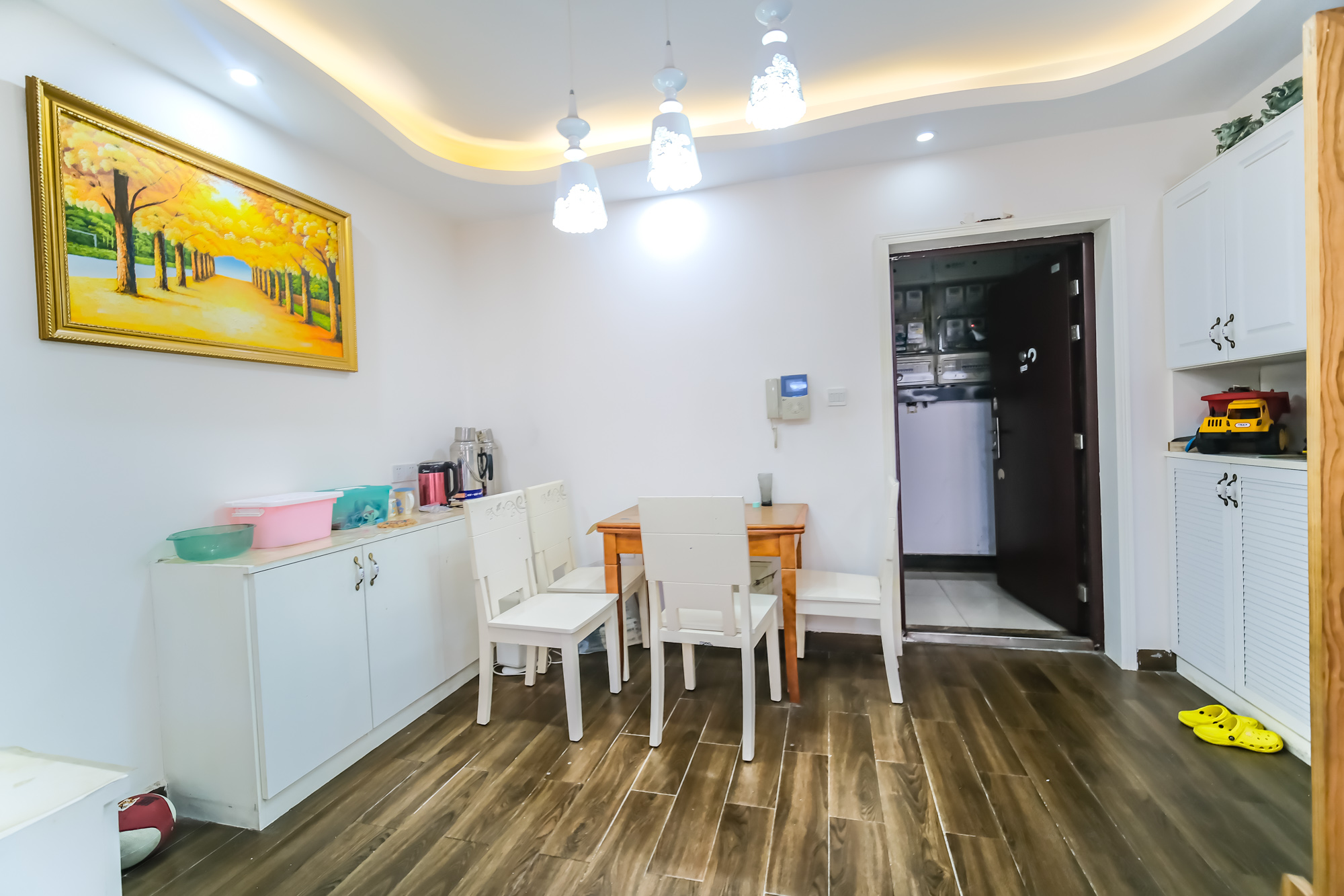 三一街区  2室2厅2卫    57.9万 三一街区  2室2厅2卫    57.9万客厅