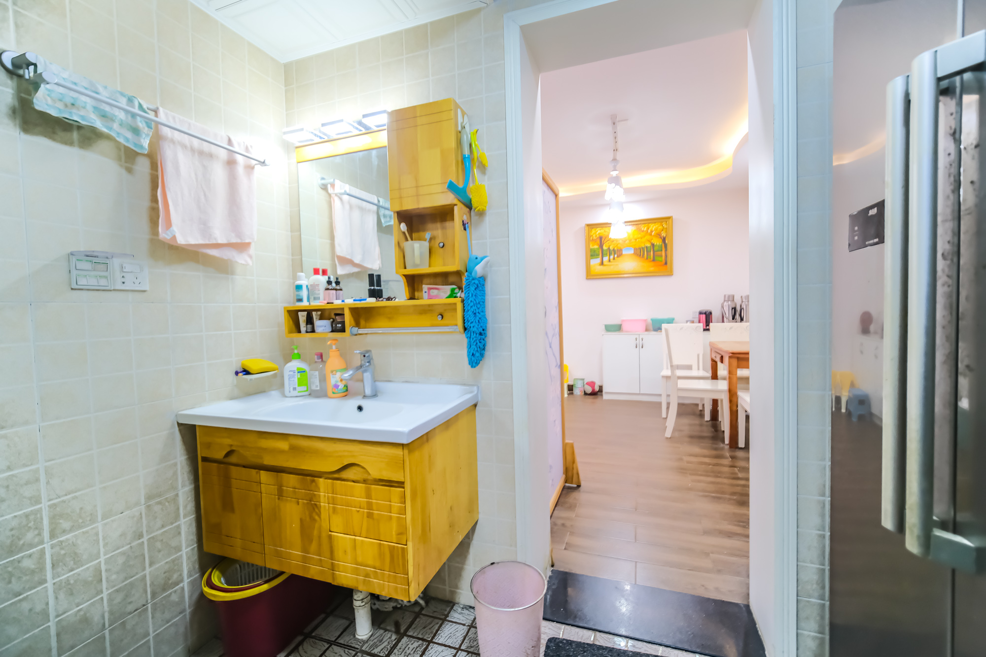 三一街区  2室2厅2卫    57.9万 三一街区  2室2厅2卫    57.9万卫生间