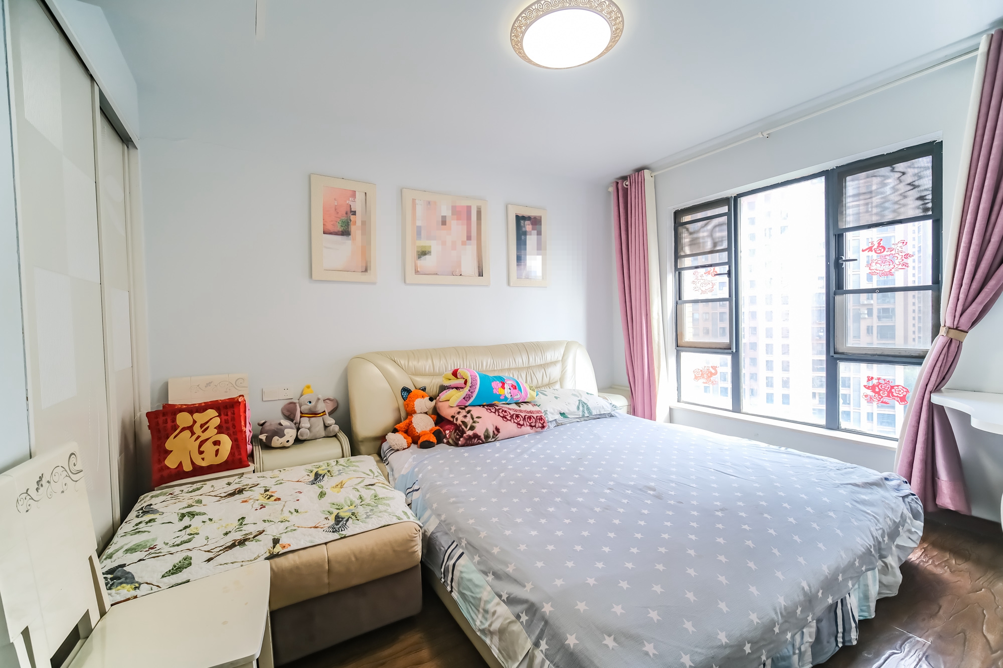 三一街区  2室2厅2卫    57.9万 三一街区  2室2厅2卫    57.9万卧室