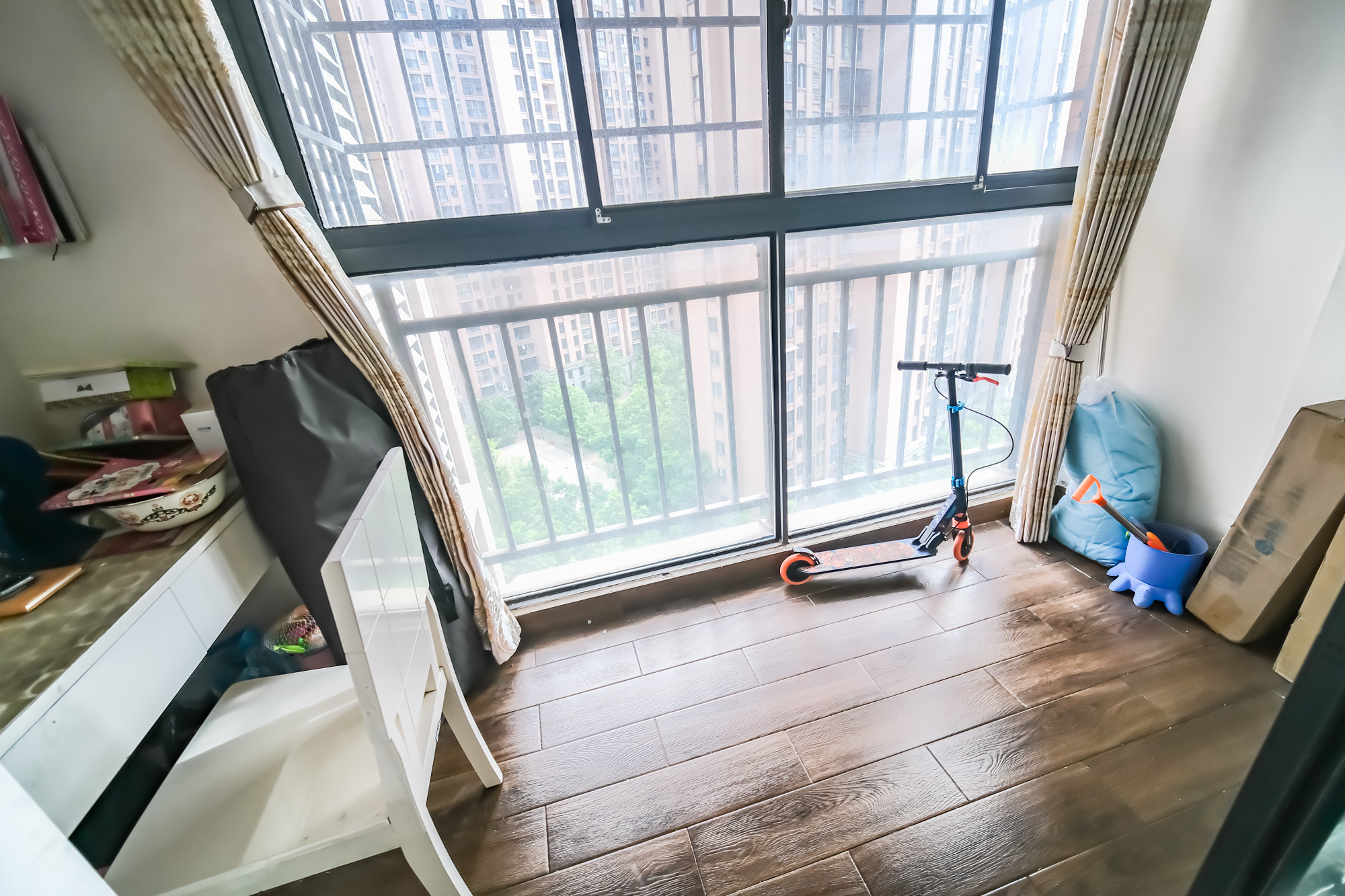 三一街区  2室2厅2卫    57.9万 三一街区  2室2厅2卫    57.9万阳台