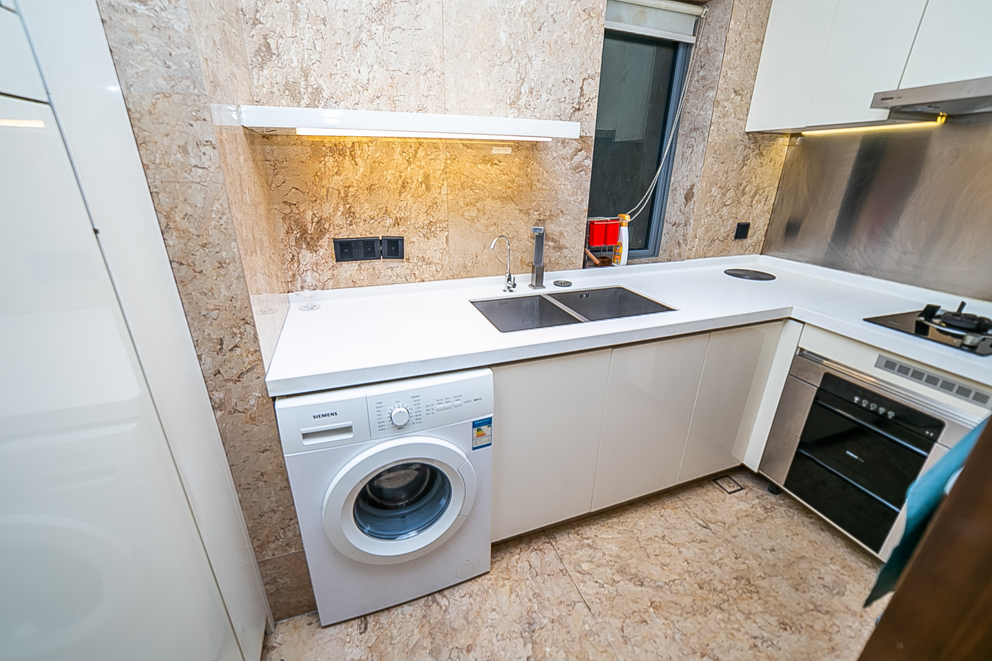 东怡外国(南湖一号)  1室1厅1卫    125.0万 东怡外国(南湖一号)  1室1厅1卫    125.0万其他