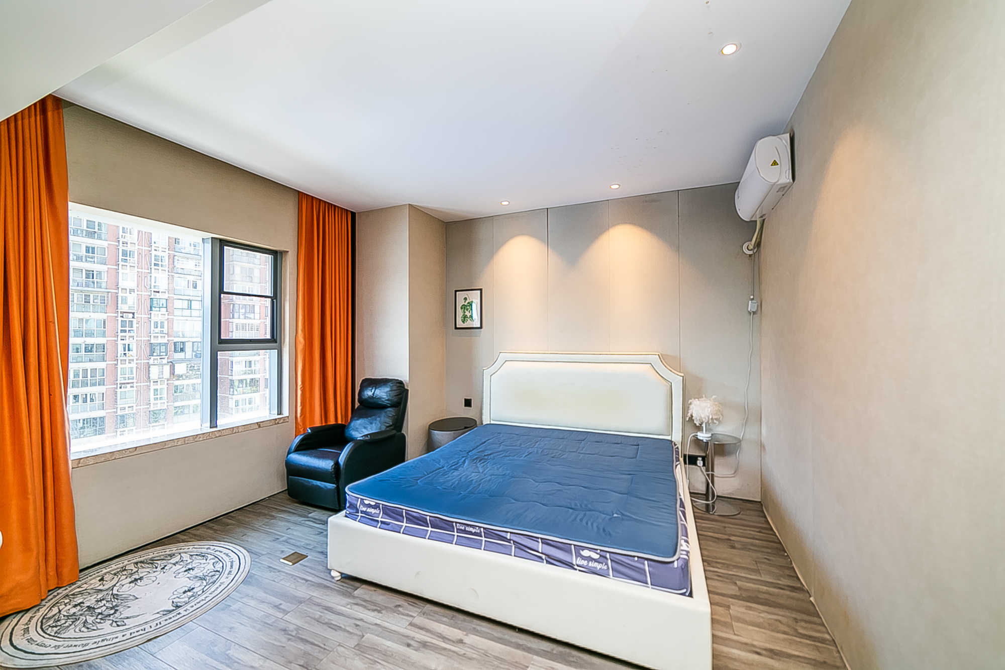 东怡外国(南湖一号)  1室1厅1卫    125.0万 东怡外国(南湖一号)  1室1厅1卫    125.0万卧室