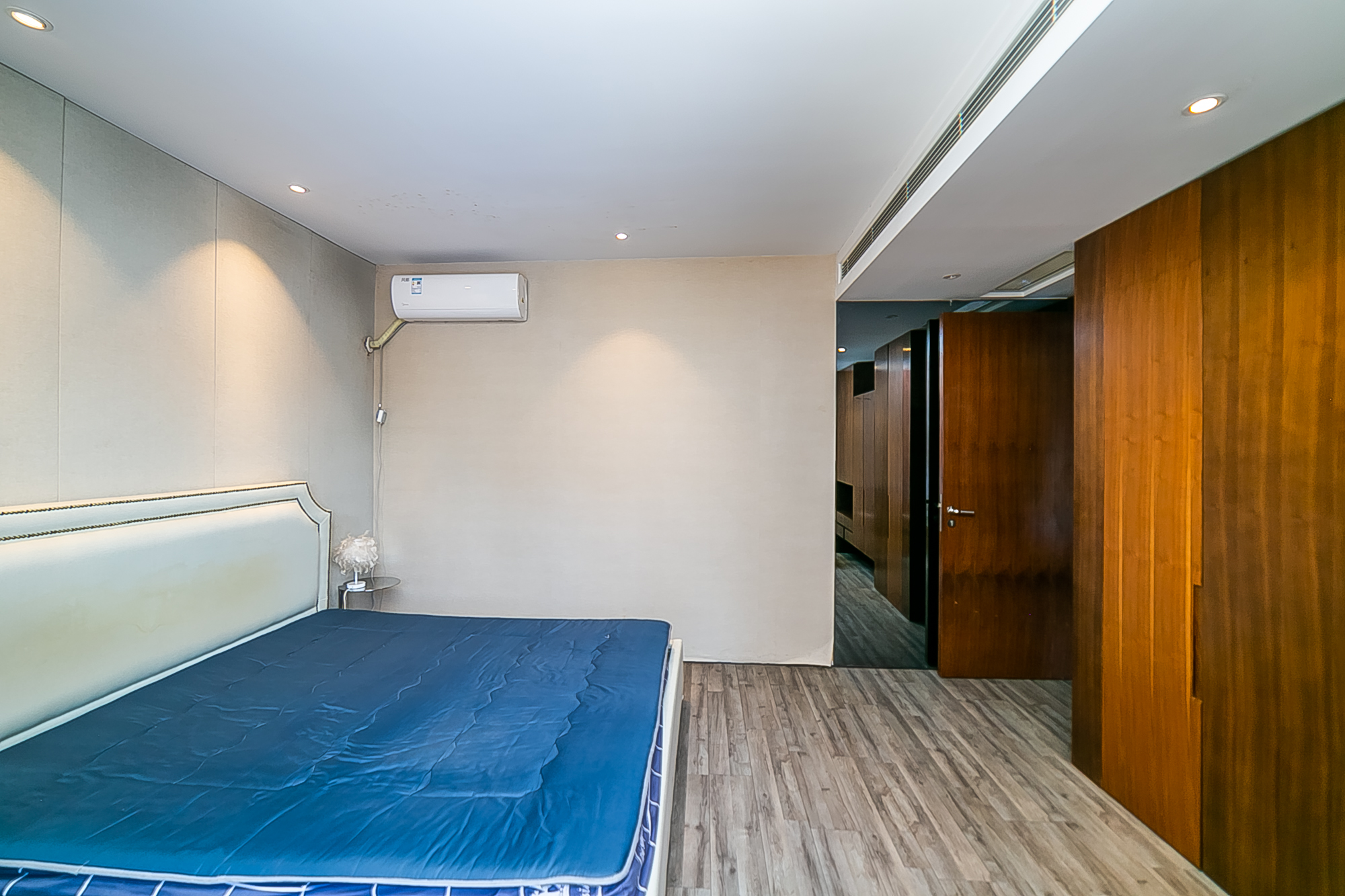 东怡外国(南湖一号)  1室1厅1卫    125.0万 东怡外国(南湖一号)  1室1厅1卫    125.0万卧室