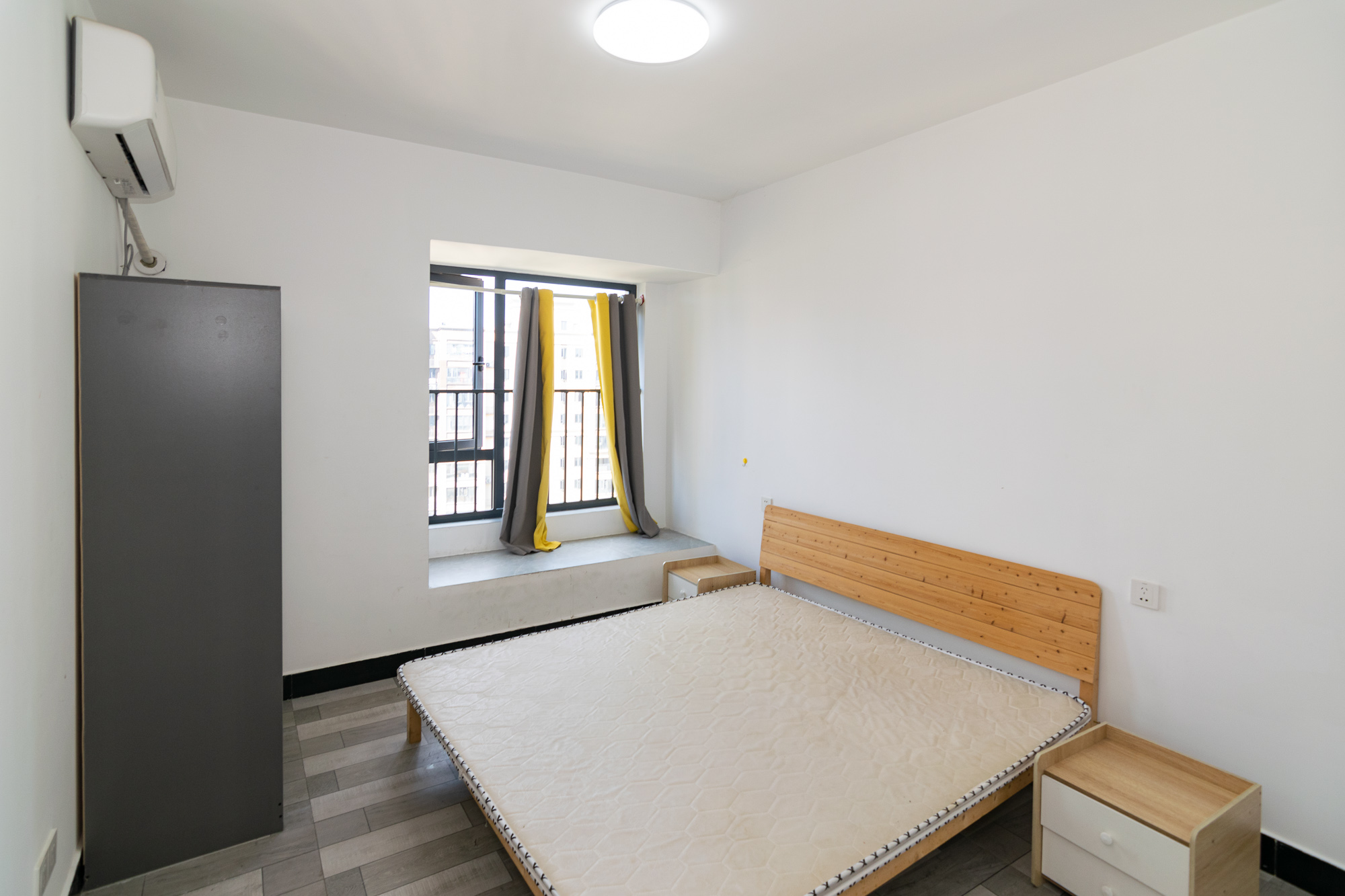 中粮鸿云 3室2厅2卫 65.0万 中粮鸿云 3室2厅2卫 65.0万卧室