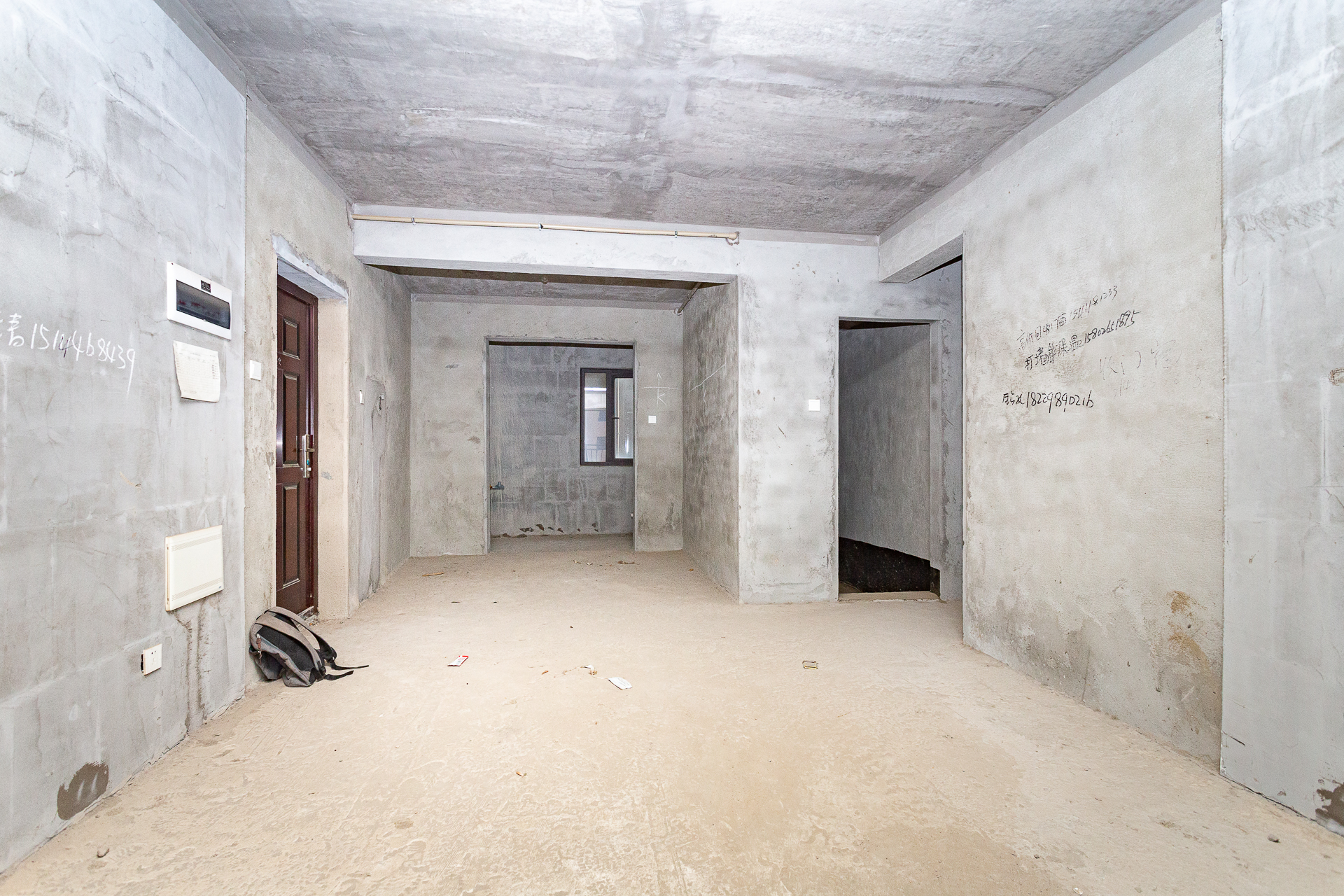 勤诚达境界城 4室2厅2卫 95.0万 勤诚达境界城 4室2厅2卫 95.0万客厅