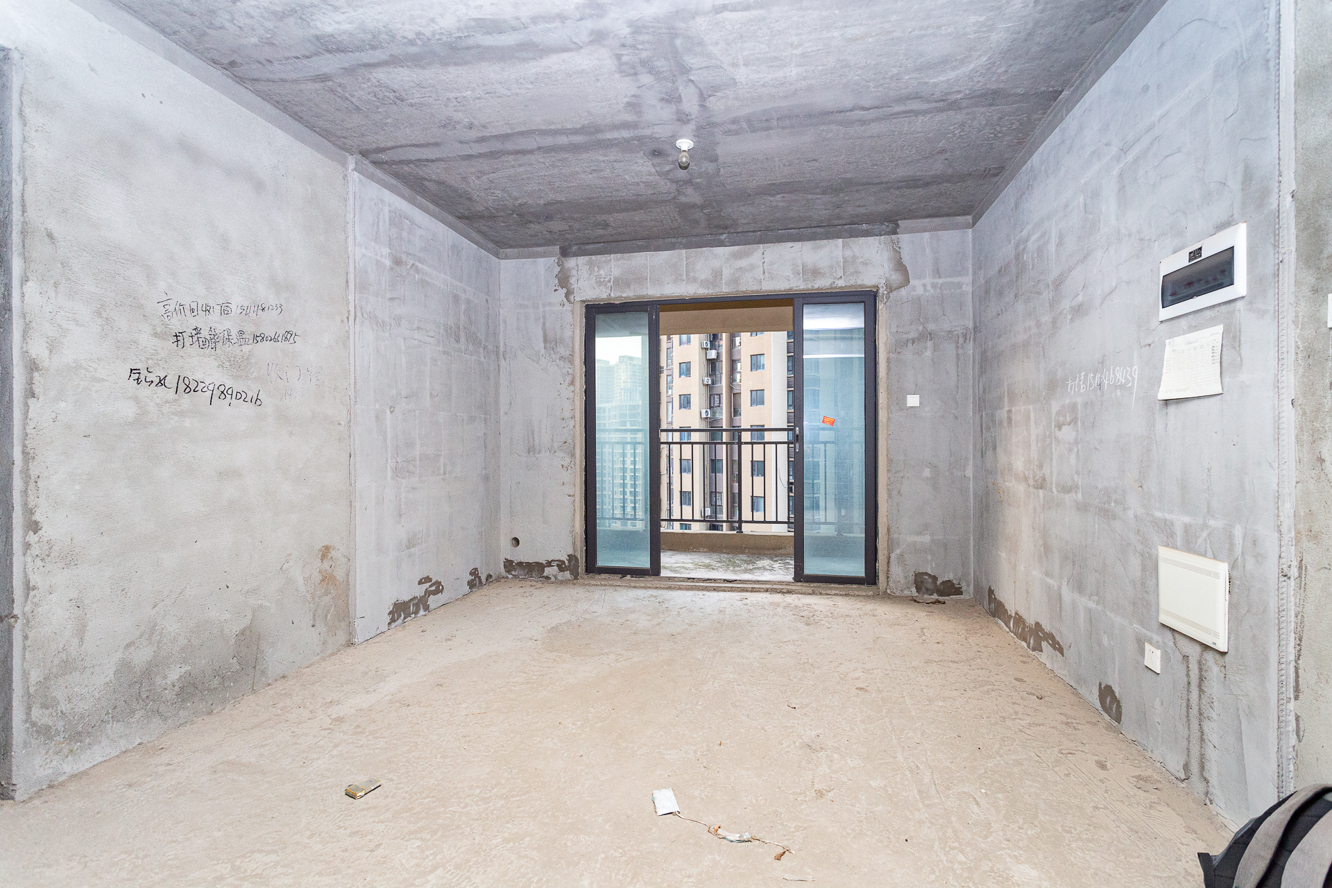 勤诚达境界城 4室2厅2卫 95.0万 勤诚达境界城 4室2厅2卫 95.0万客厅