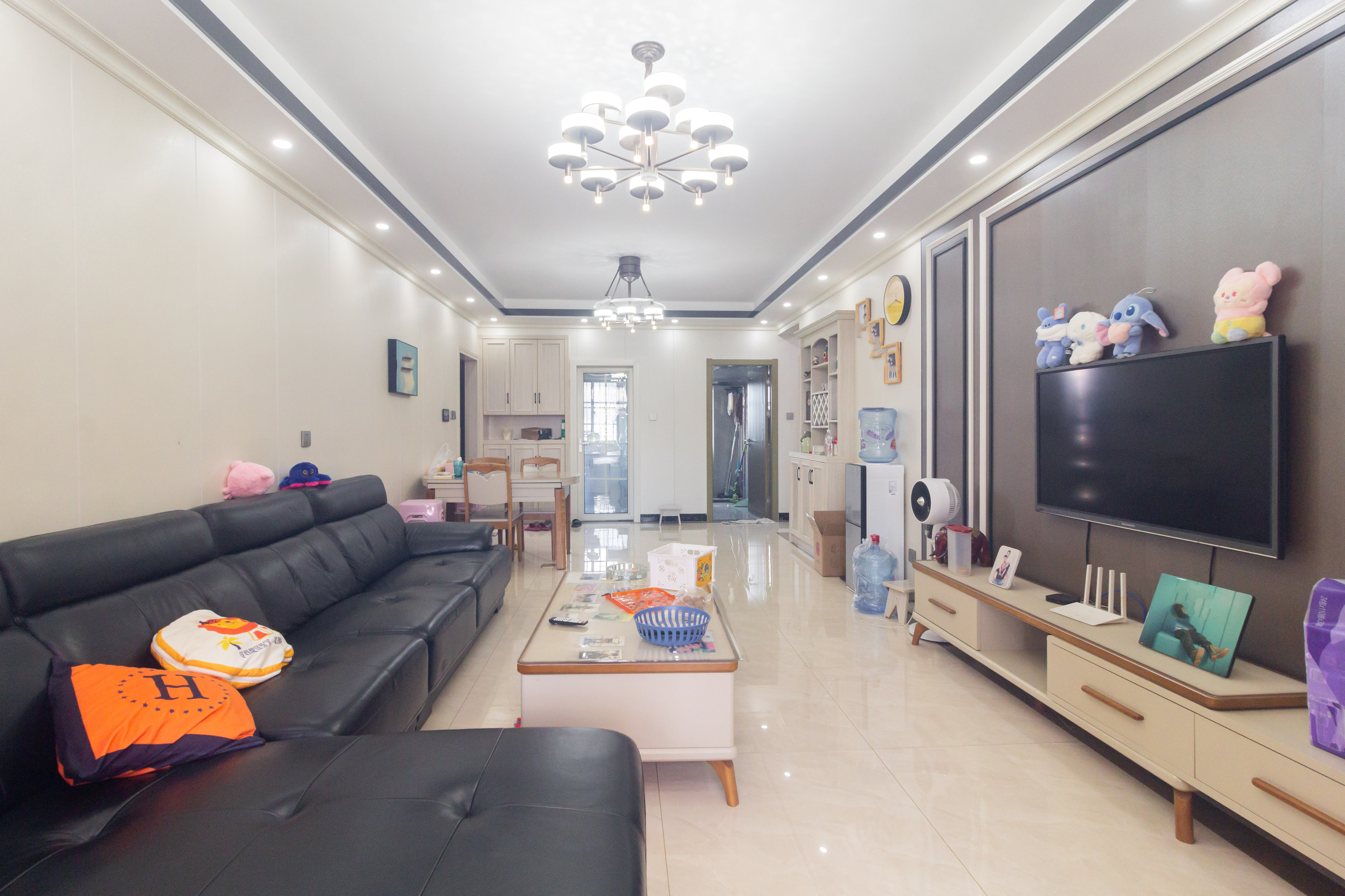 辉宏橄榄城  4室2厅2卫    115.0万 辉宏橄榄城  4室2厅2卫    115.0万客厅