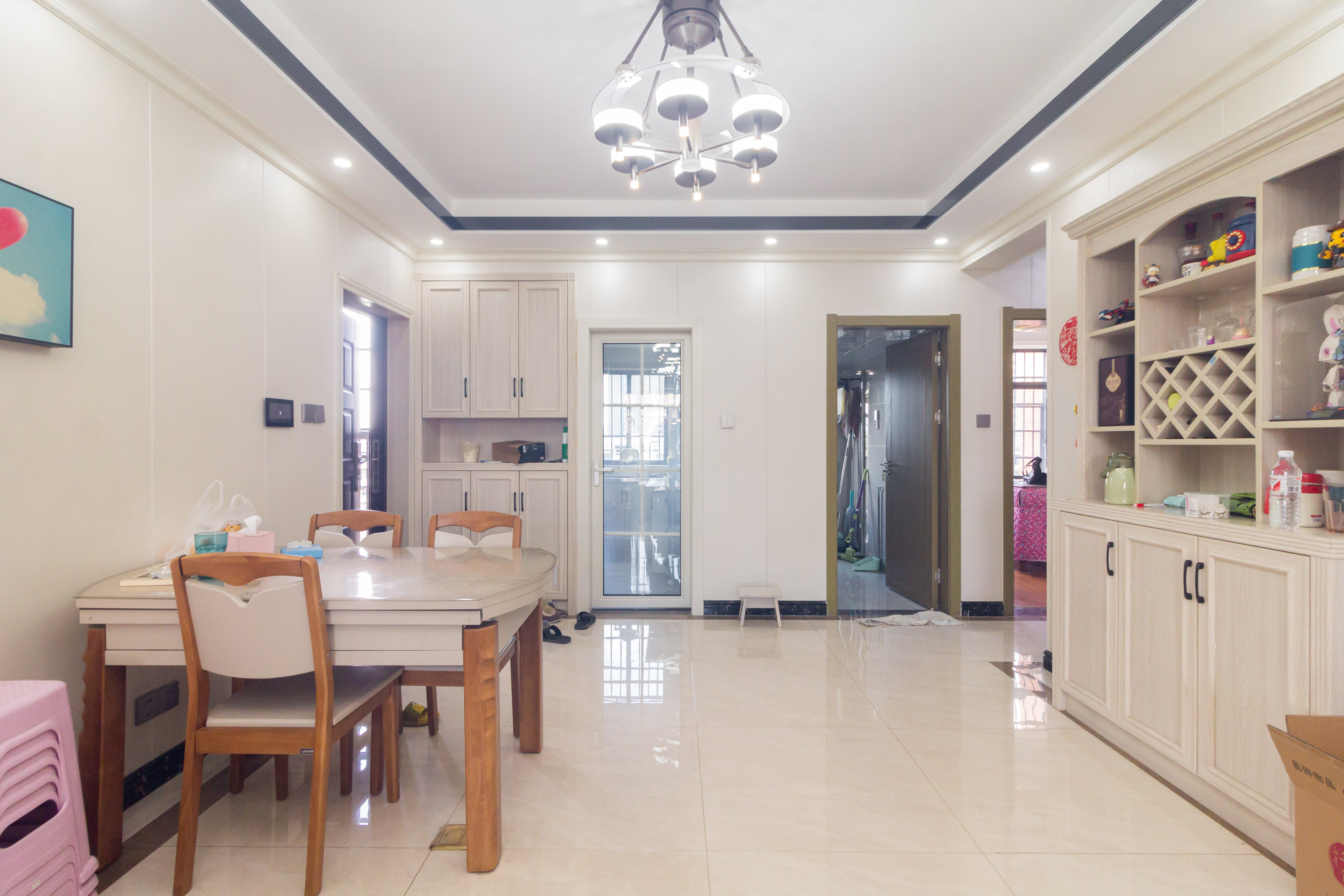 辉宏橄榄城  4室2厅2卫    115.0万 辉宏橄榄城  4室2厅2卫    115.0万客厅