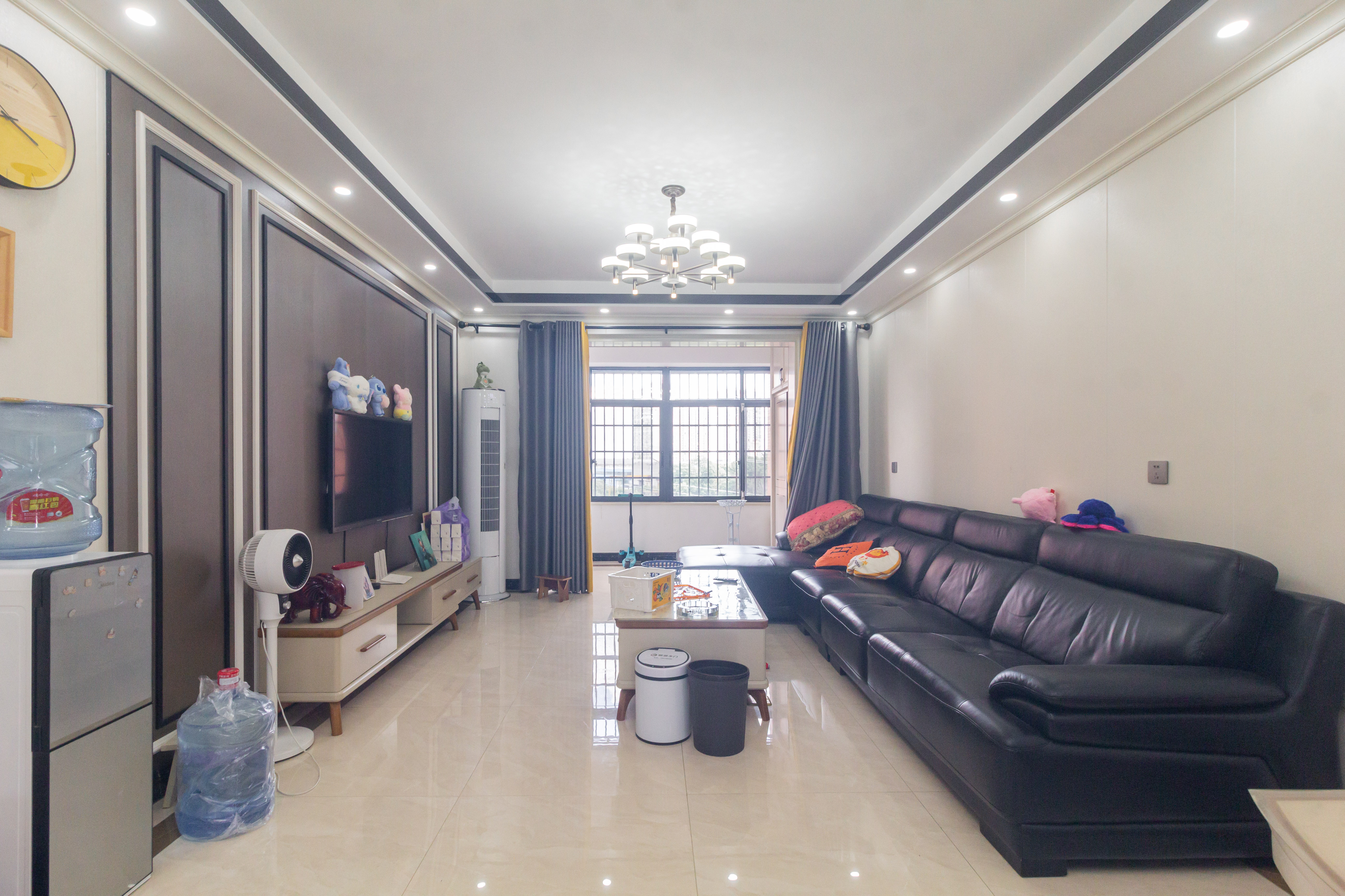 辉宏橄榄城  4室2厅2卫    115.0万 辉宏橄榄城  4室2厅2卫    115.0万客厅