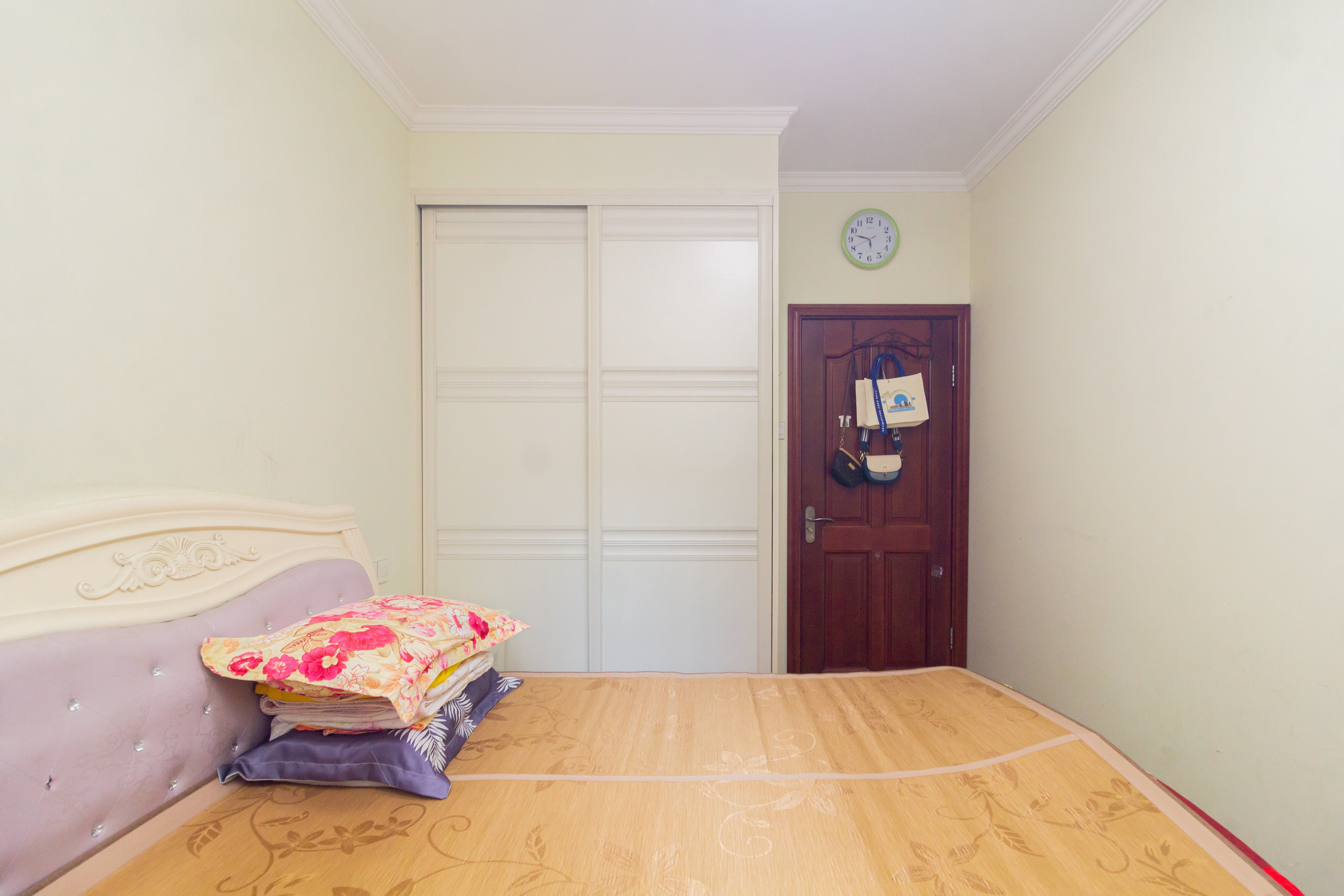 紫云阁 3室2厅2卫 69.8万 紫云阁 3室2厅2卫 69.8万卧室