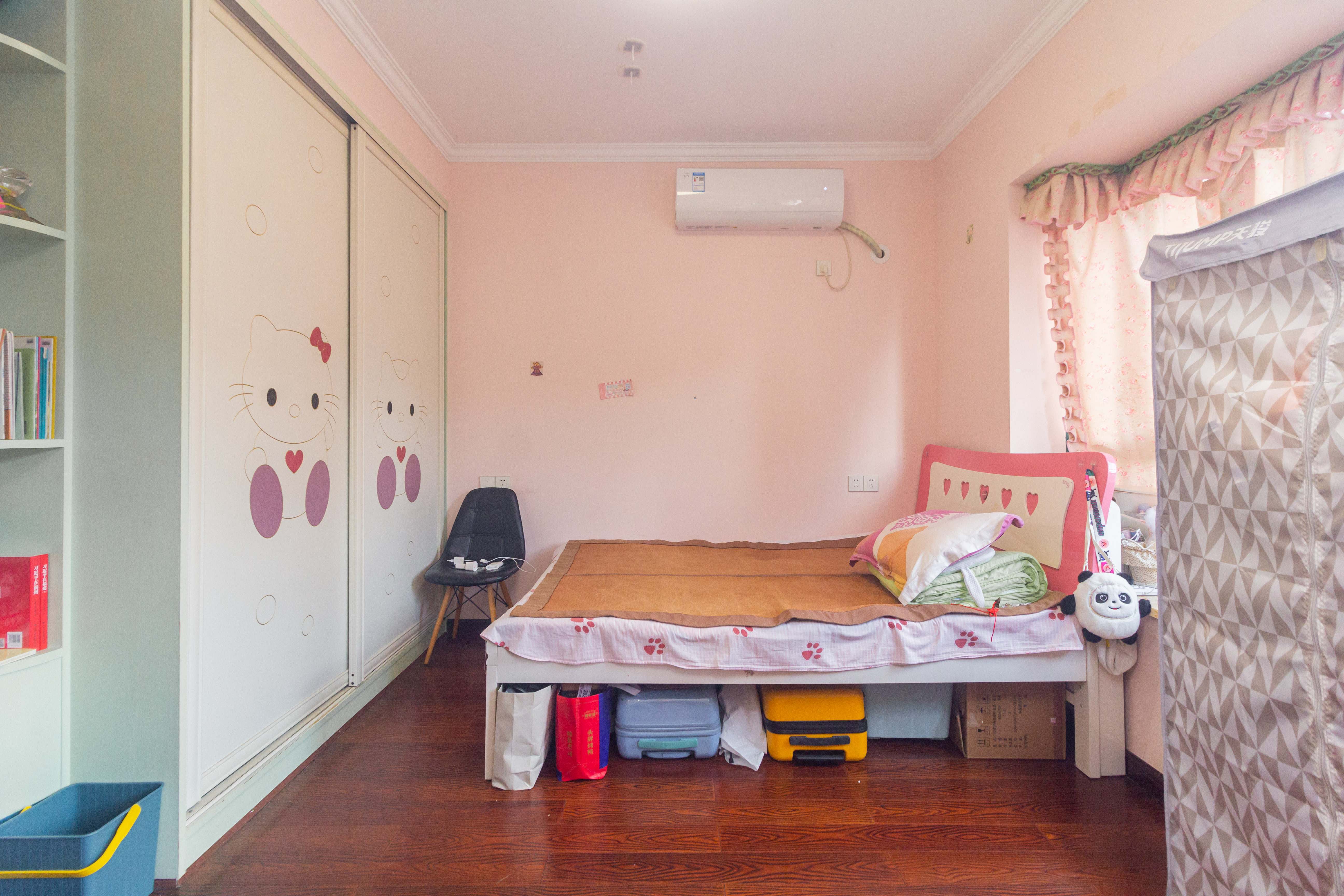 紫云阁 3室2厅2卫 69.8万 紫云阁 3室2厅2卫 69.8万卧室