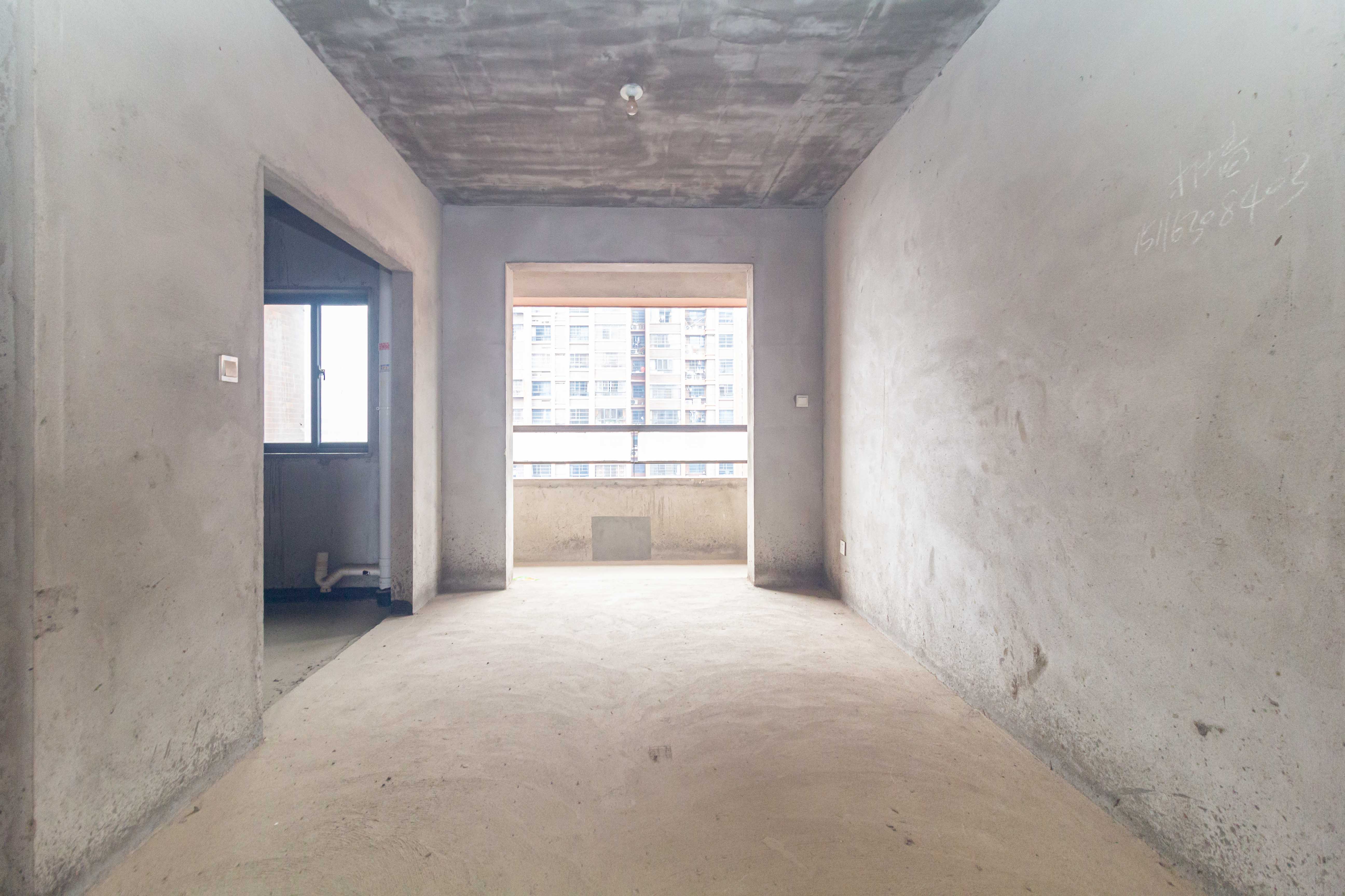 辉宏橄榄城  4室2厅2卫    83.0万 辉宏橄榄城  4室2厅2卫    83.0万客厅