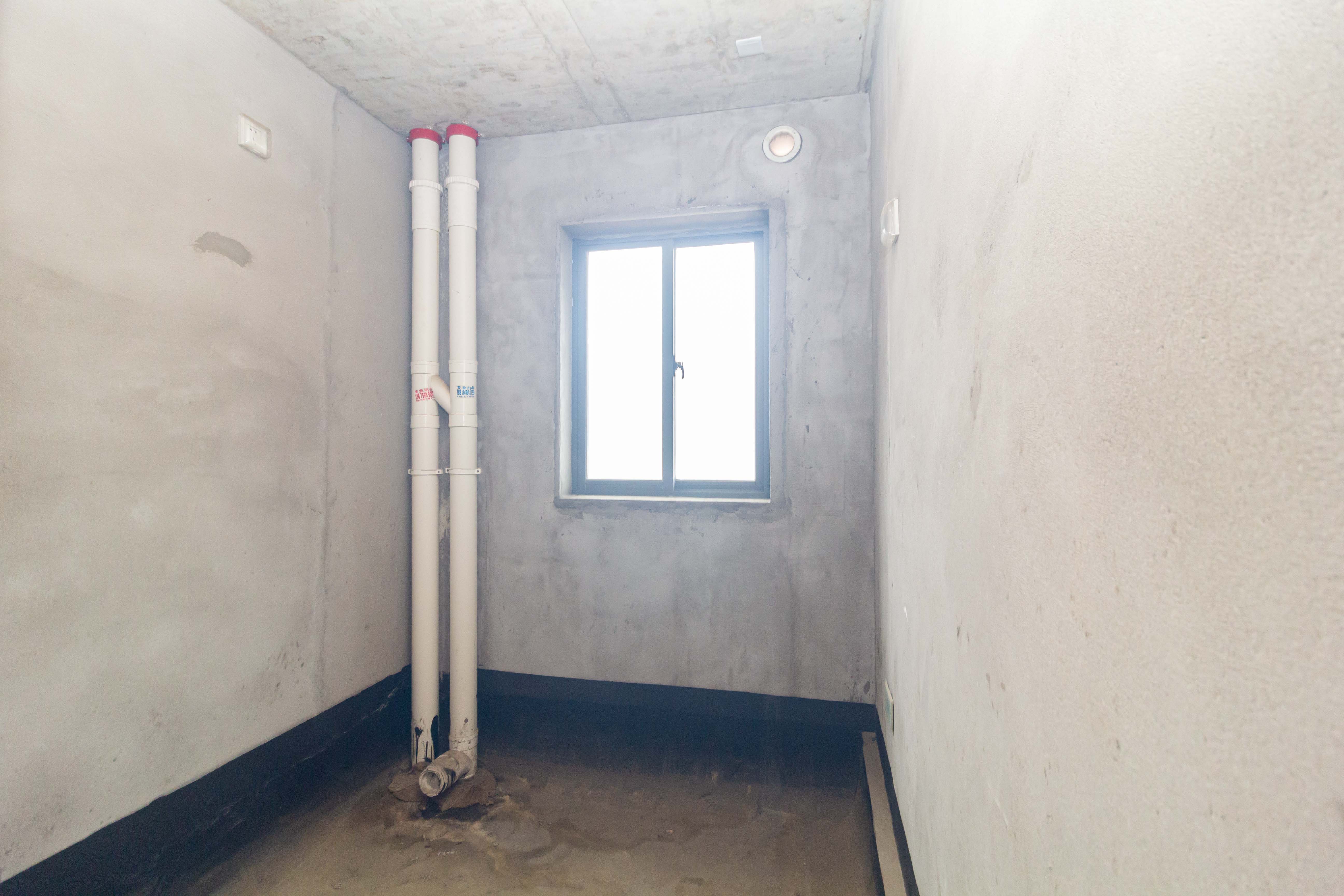 辉宏橄榄城  4室2厅2卫    83.0万 辉宏橄榄城  4室2厅2卫    83.0万卫生间