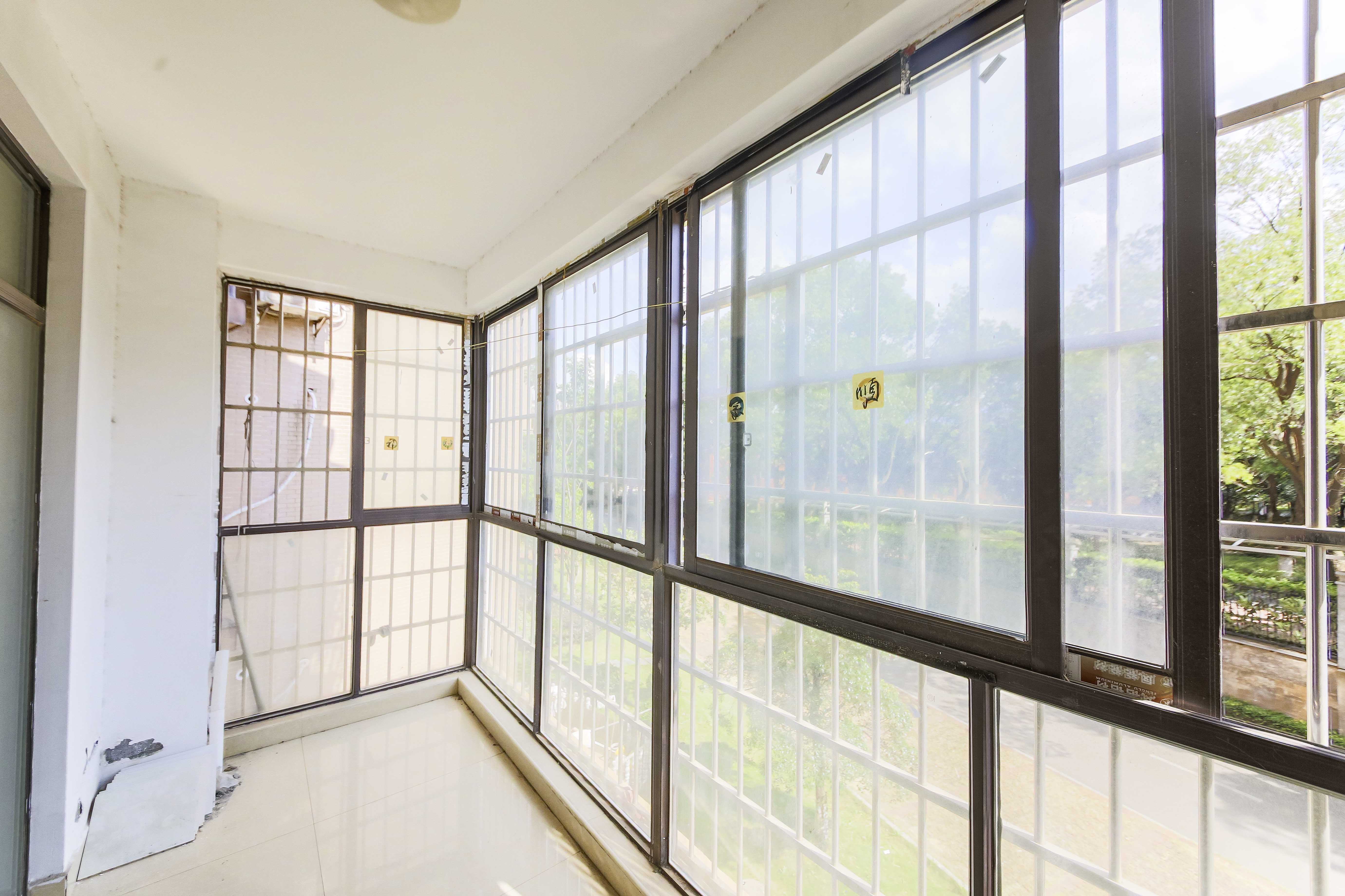 长城水郡  3室2厅1卫   107.50万阳台