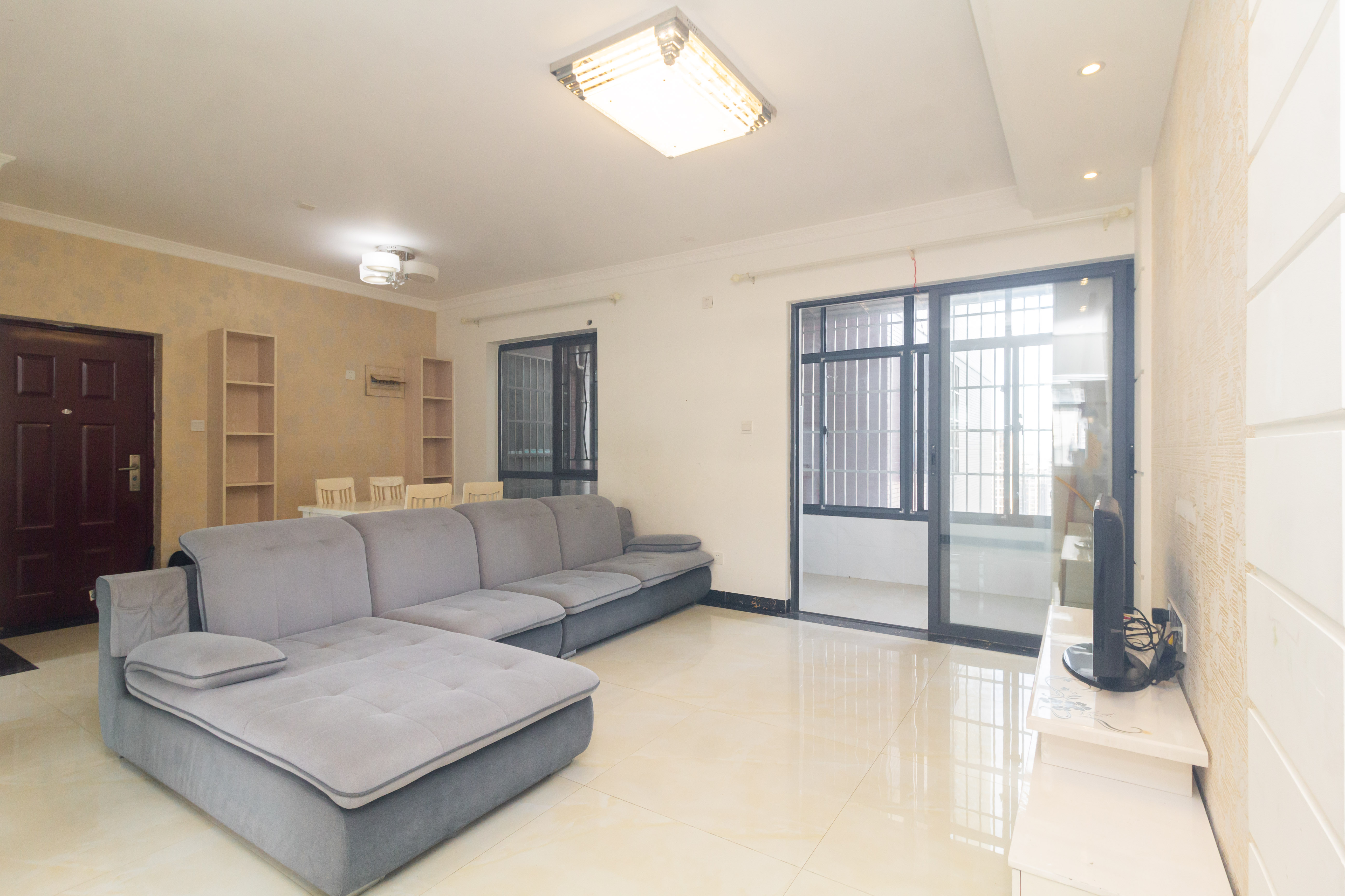 中国铁建国际城二期 3室2厅1卫 46.5万 中国铁建国际城二期 3室2厅1卫 46.5万客厅