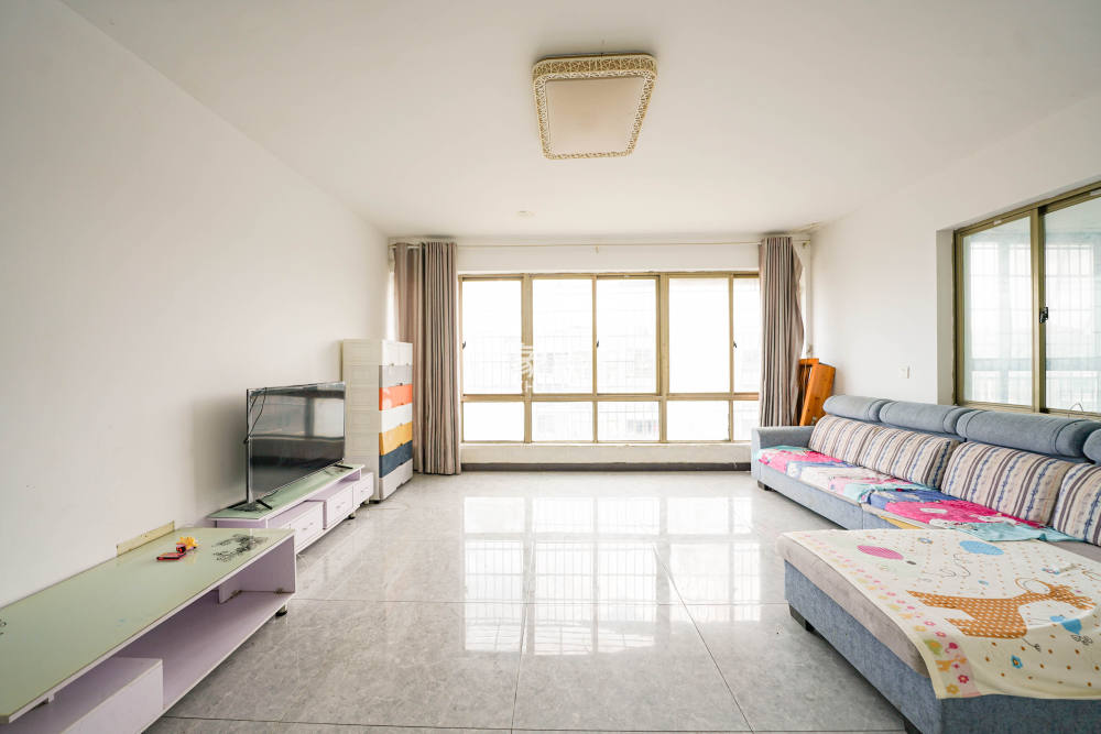 南郡明珠  4室2厅2卫    72.8万