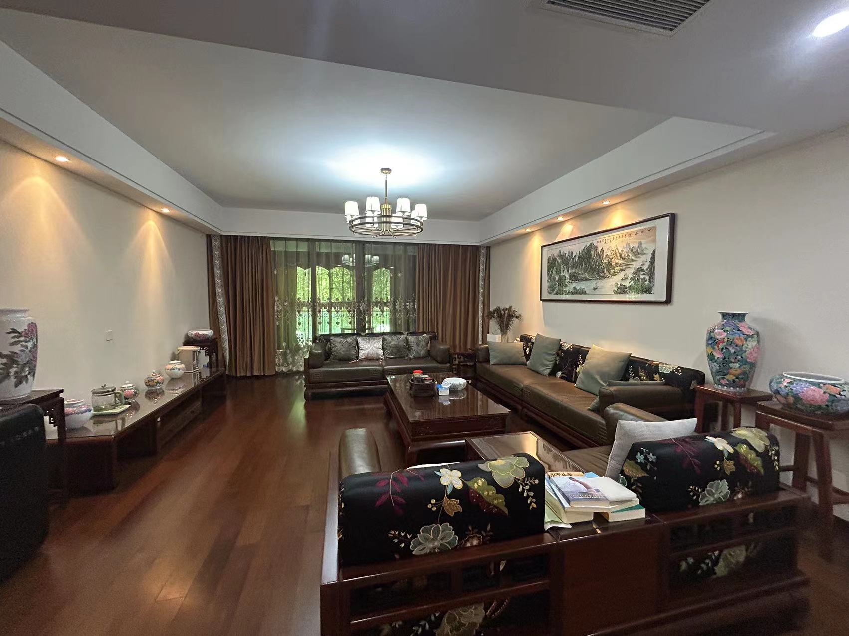 晋合湘水湾二期  5室2厅3卫    260.0万 晋合湘水湾二期  5室2厅3卫    260.0万