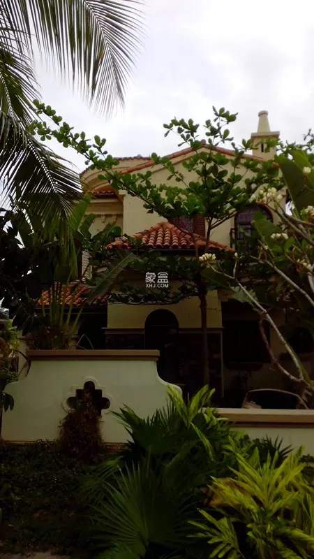 凤凰水城红树湾别墅(新) 5室2厅4卫 1600.0万 凤凰水城红树湾别墅(新) 5室2厅4卫 1600.0万客厅