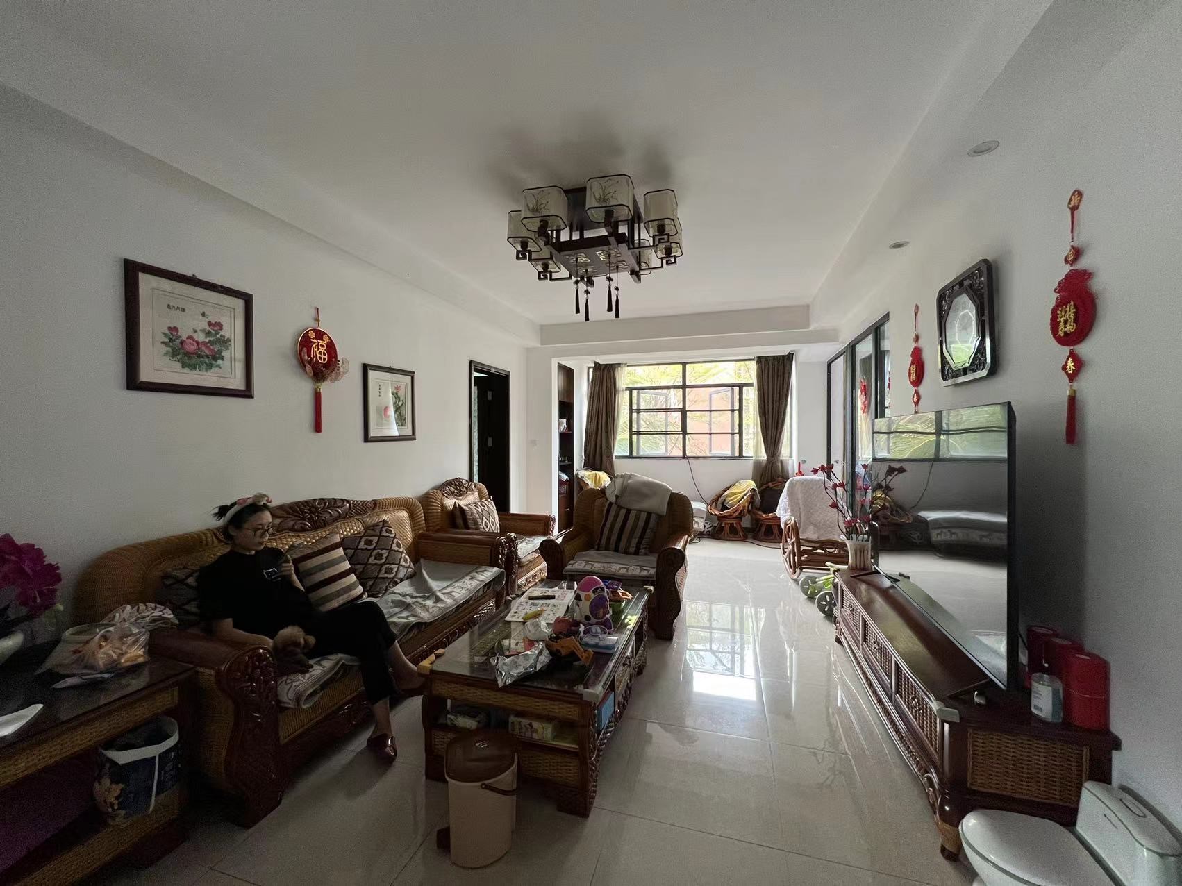 半岛蓝湾 3室2厅2卫 350.0万 半岛蓝湾 3室2厅2卫 350.0万客厅