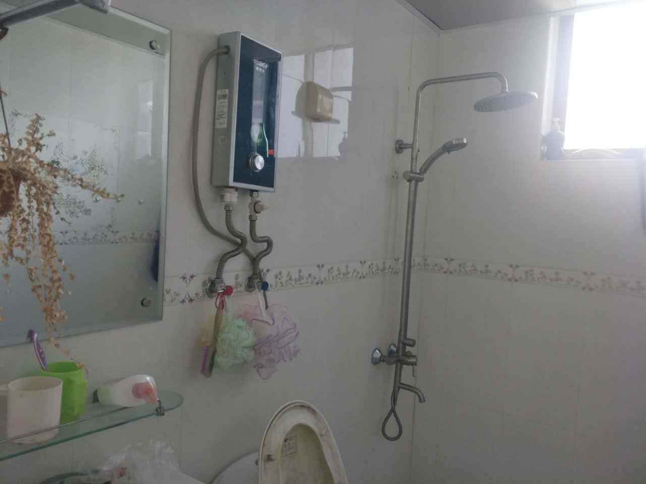 金泉星河花园 2室2厅1卫 240.0万 金泉星河花园 2室2厅1卫 240.0万客厅