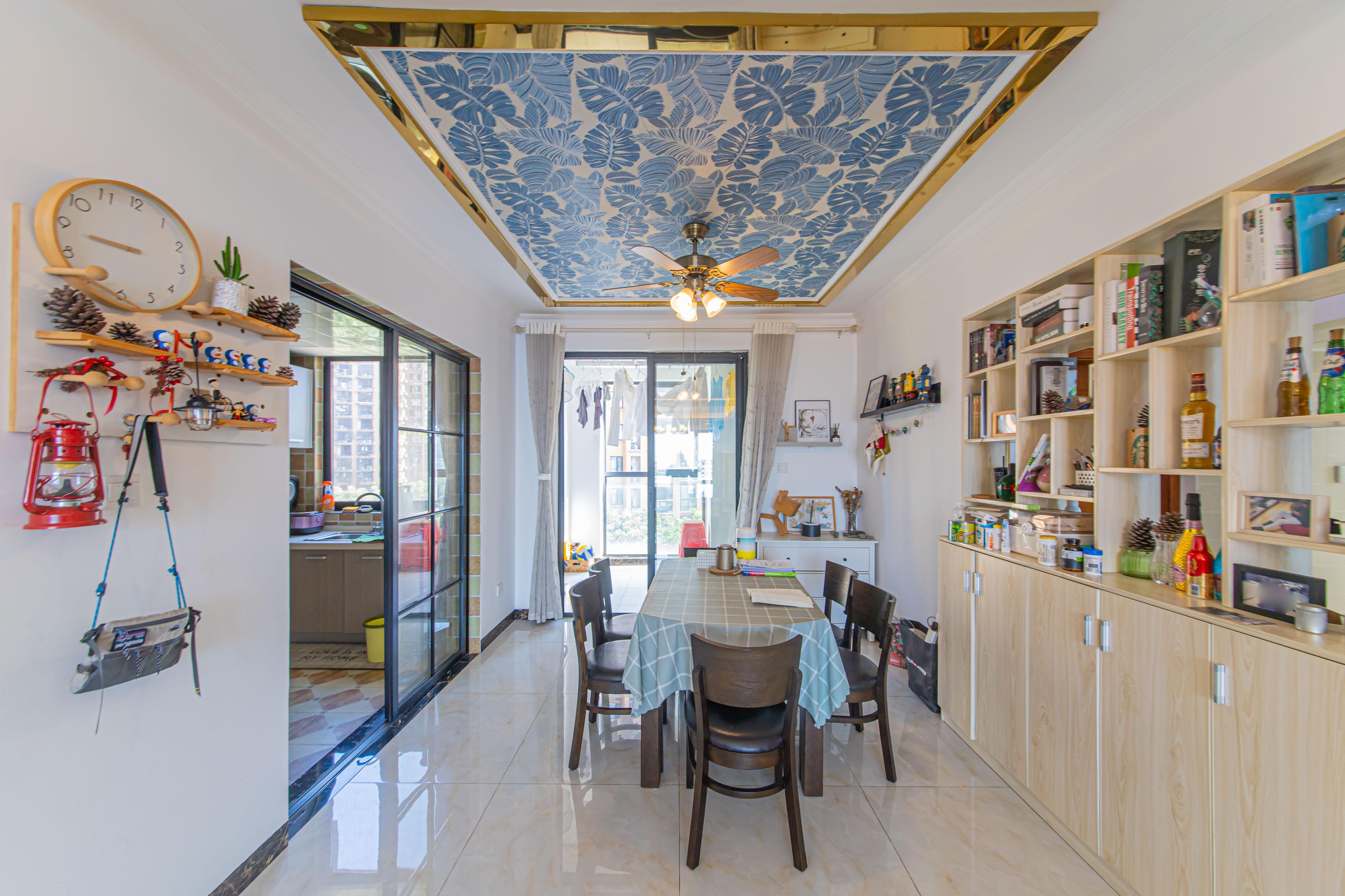 中信凯旋城(中信新城四期) 3室2厅2卫 120.0万 中信凯旋城(中信新城四期) 3室2厅2卫 120.0万客厅