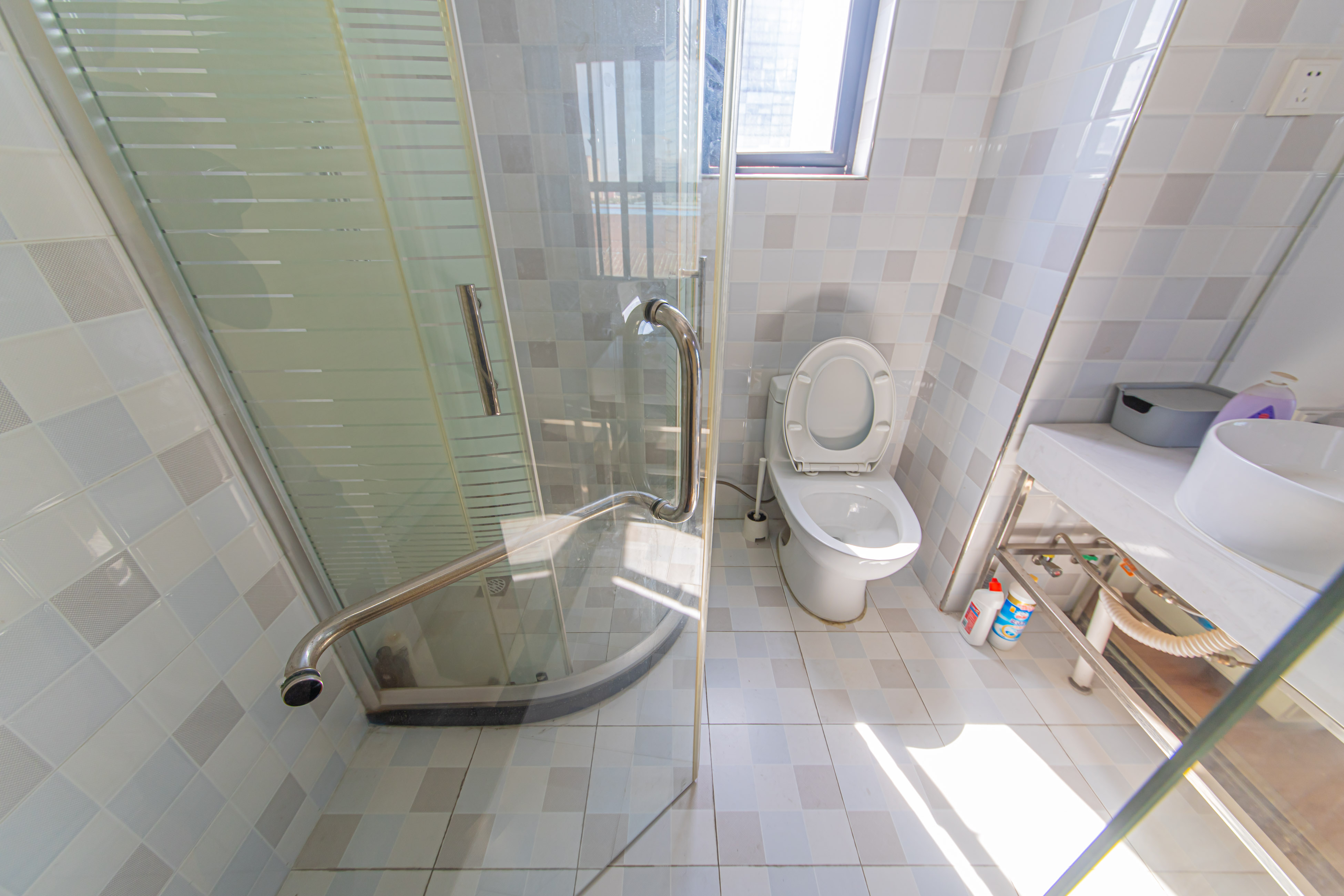 中信凯旋城(中信新城四期) 3室2厅2卫 120.0万 中信凯旋城(中信新城四期) 3室2厅2卫 120.0万卫生间