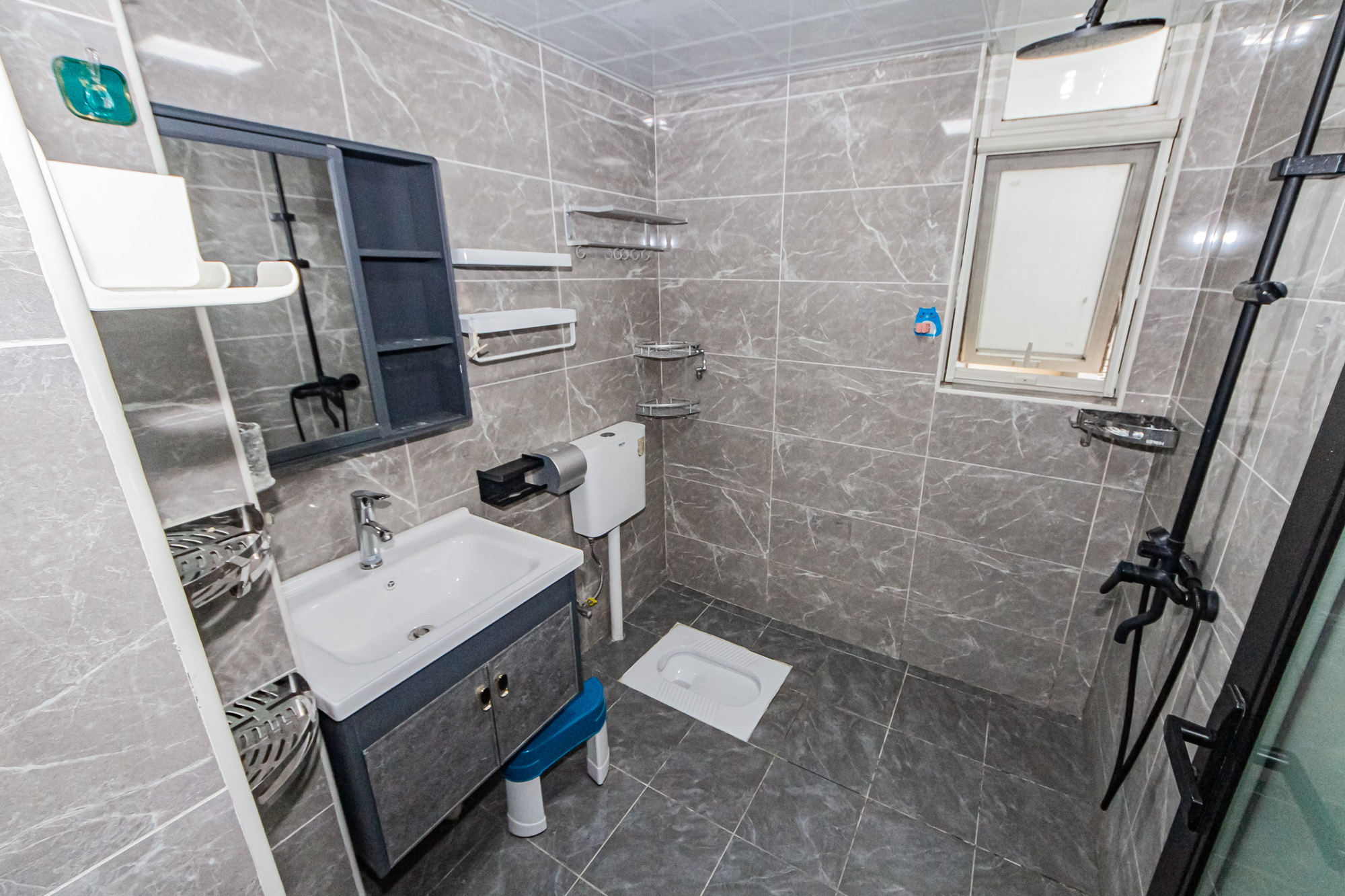 北辰三角洲E3区  3室2厅2卫    166.0万卫生间