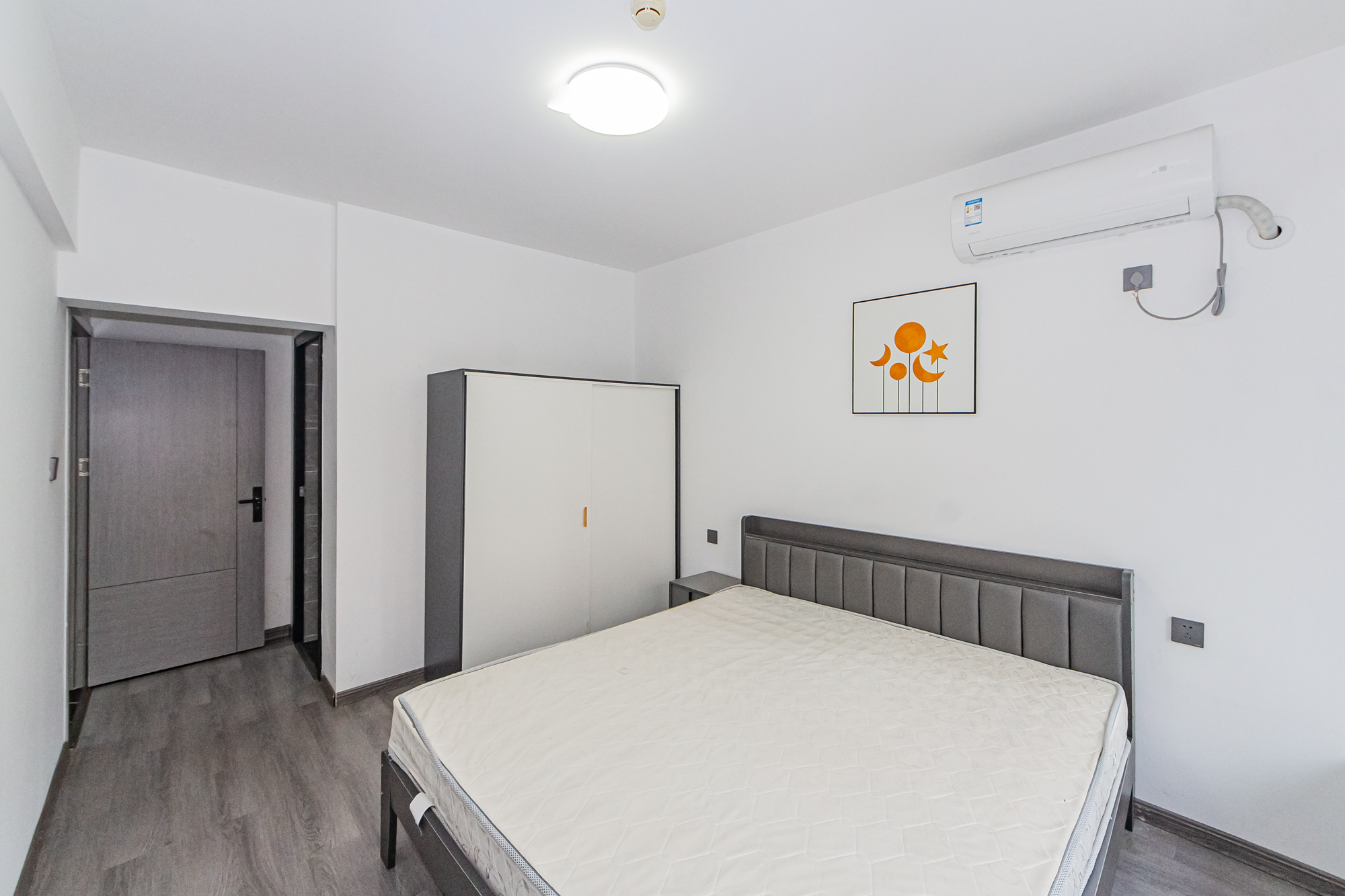 北辰三角洲E3区  3室2厅2卫    166.0万卧室