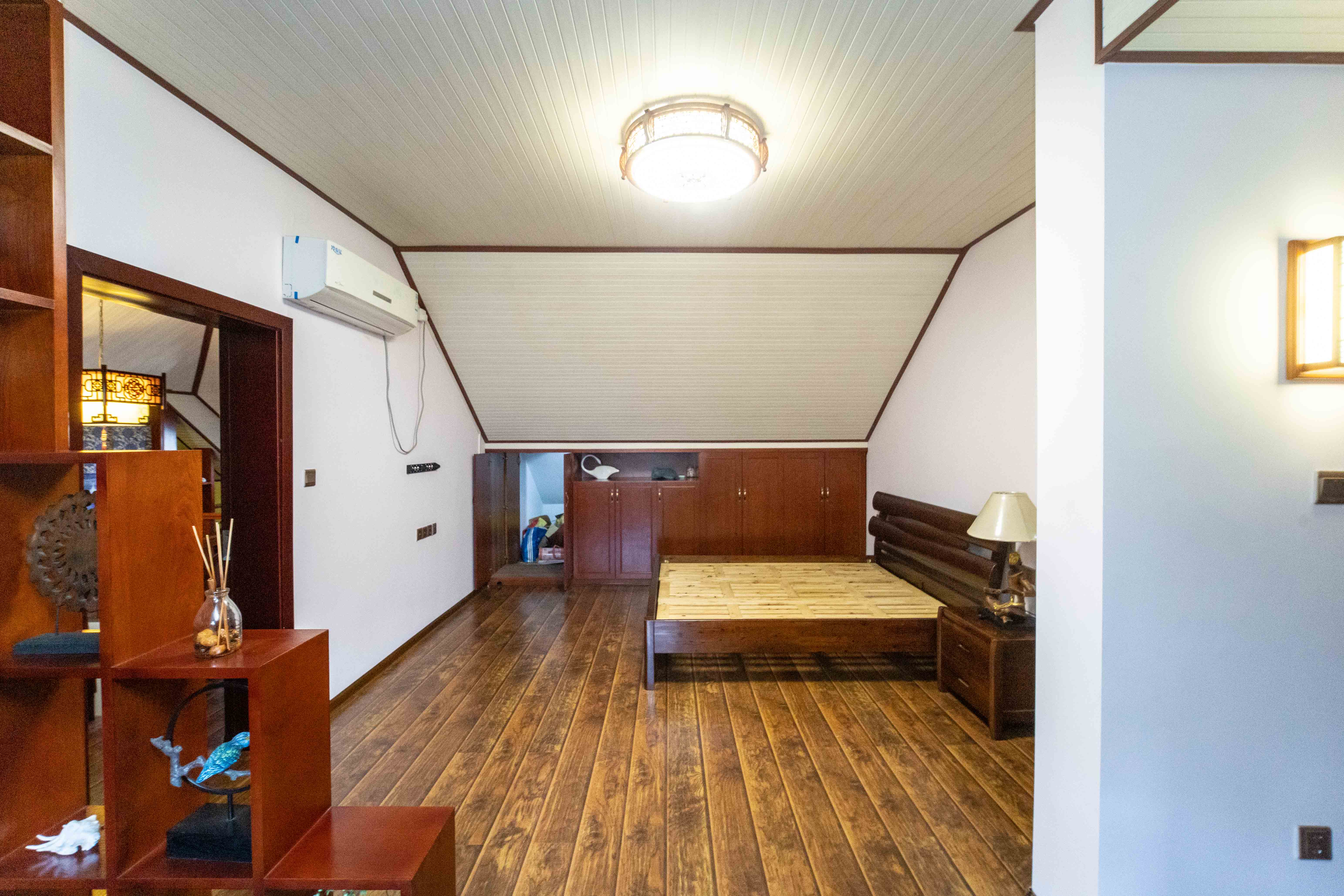 星城世家 5室3厅3卫 190.0万 星城世家 5室3厅3卫 190.0万卧室