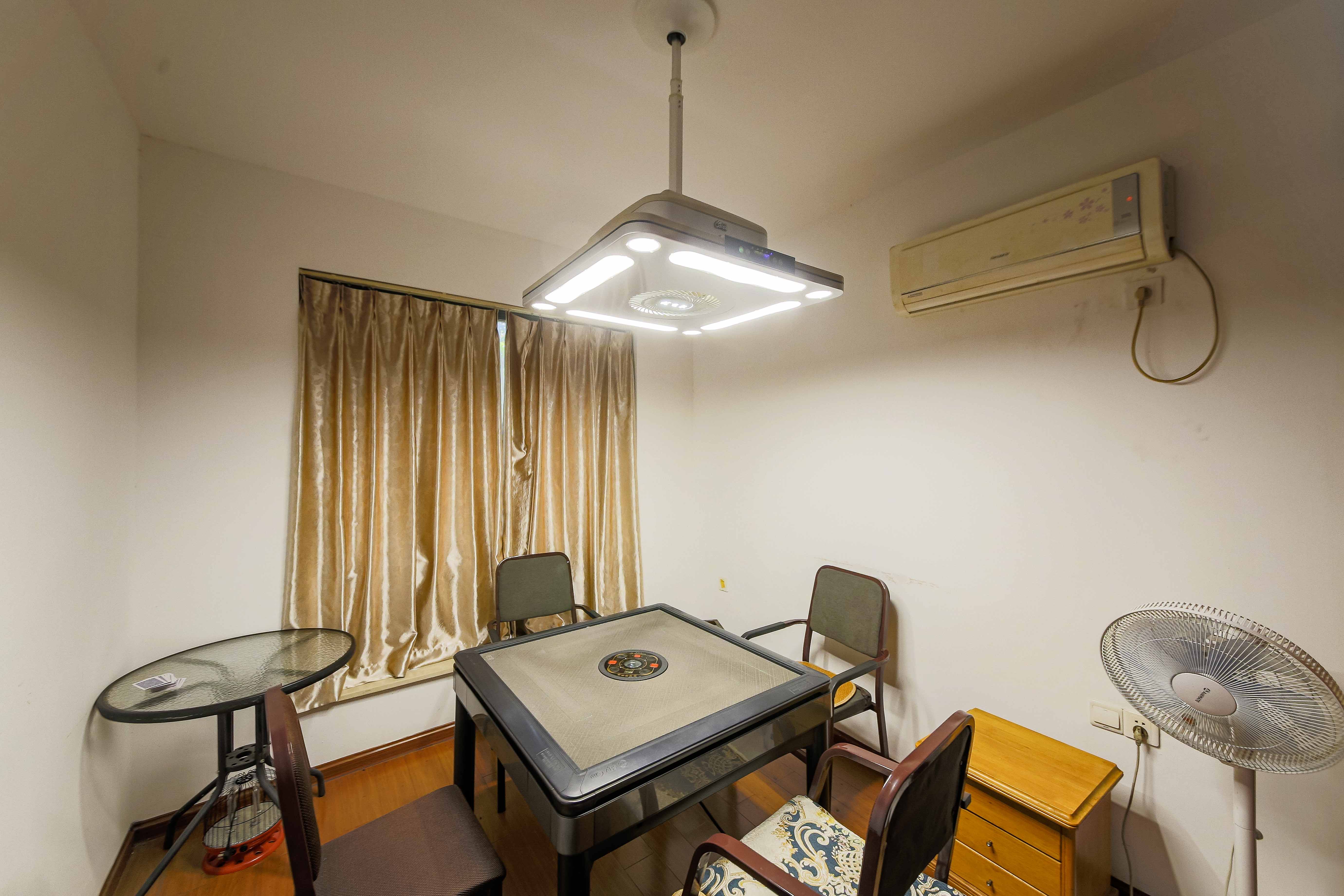 鑫远湘府华城 3室2厅1卫 139.0万 鑫远湘府华城 3室2厅1卫 139.0万卧室