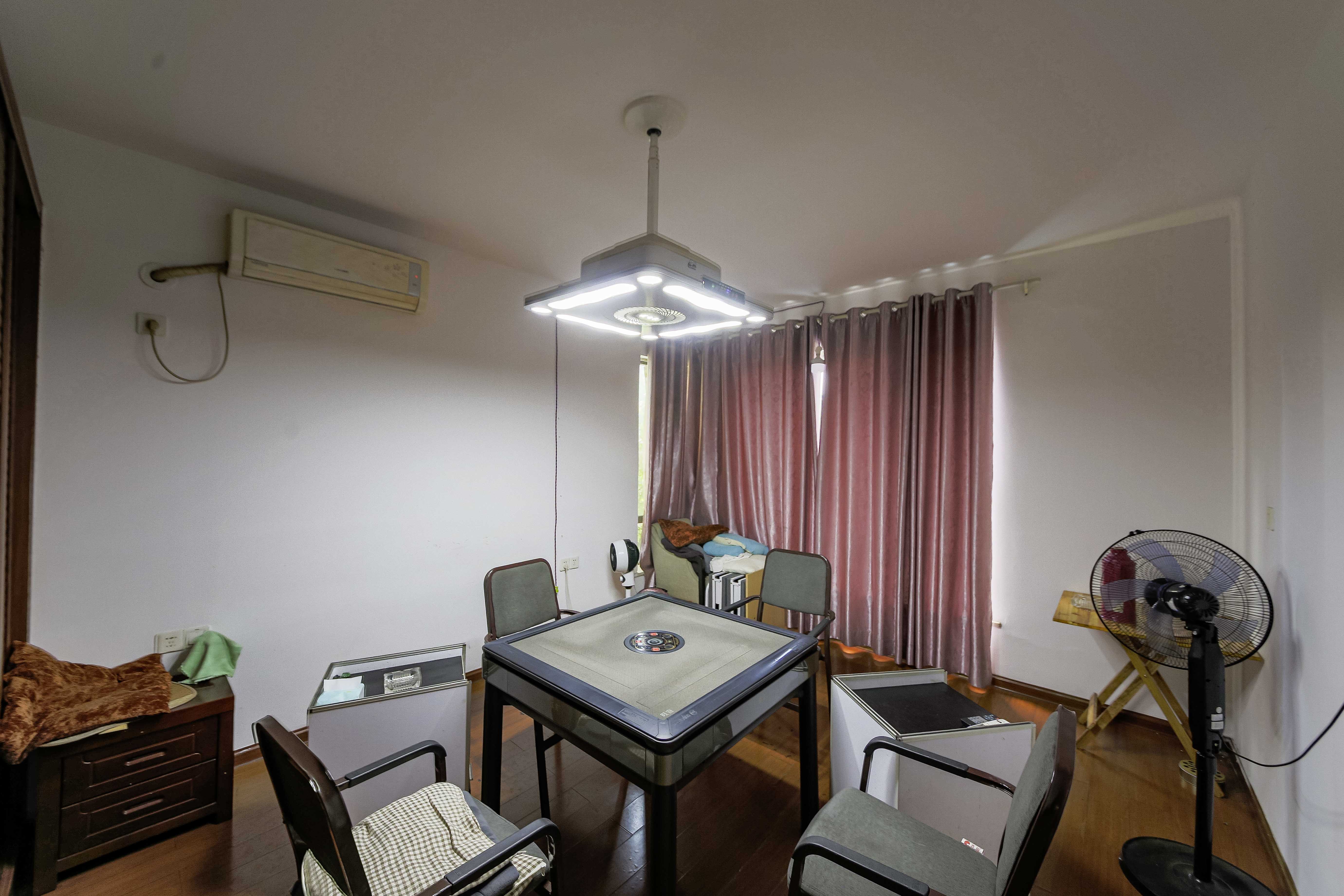 鑫远湘府华城 3室2厅1卫 139.0万 鑫远湘府华城 3室2厅1卫 139.0万卧室