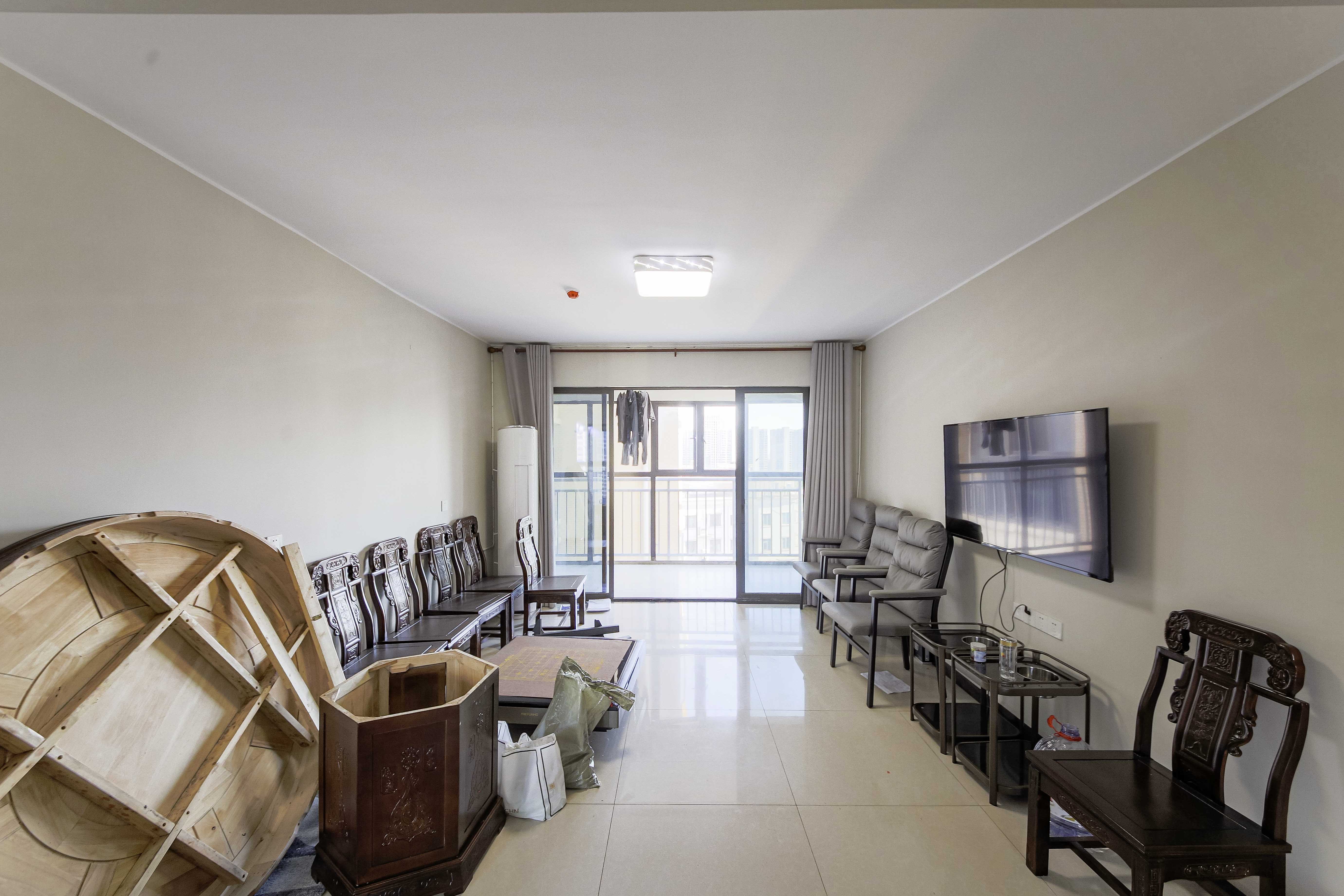 龙骧佳苑 4室2厅2卫 110.0万 龙骧佳苑 4室2厅2卫 110.0万客厅