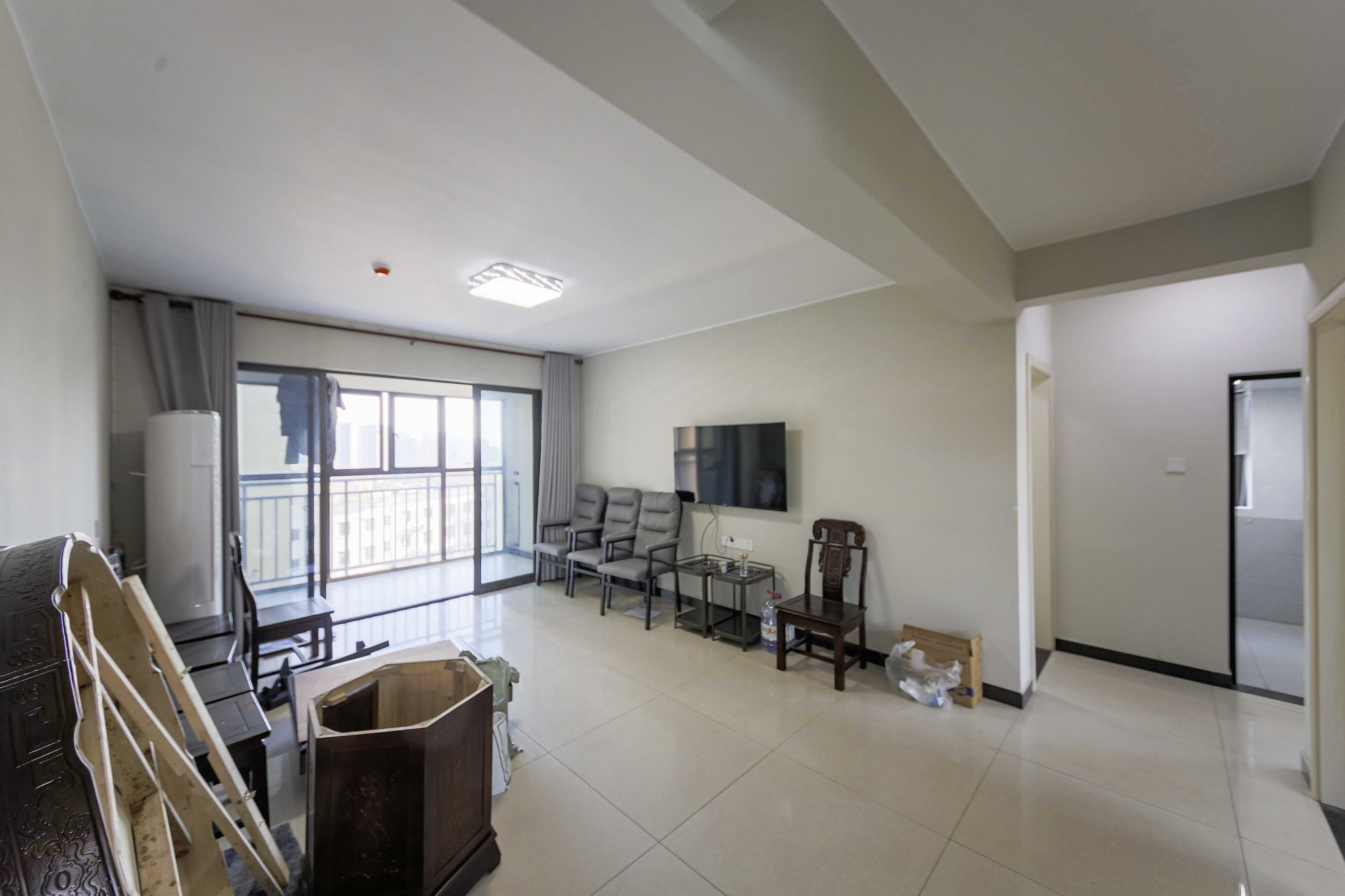 龙骧佳苑 4室2厅2卫 110.0万 龙骧佳苑 4室2厅2卫 110.0万客厅