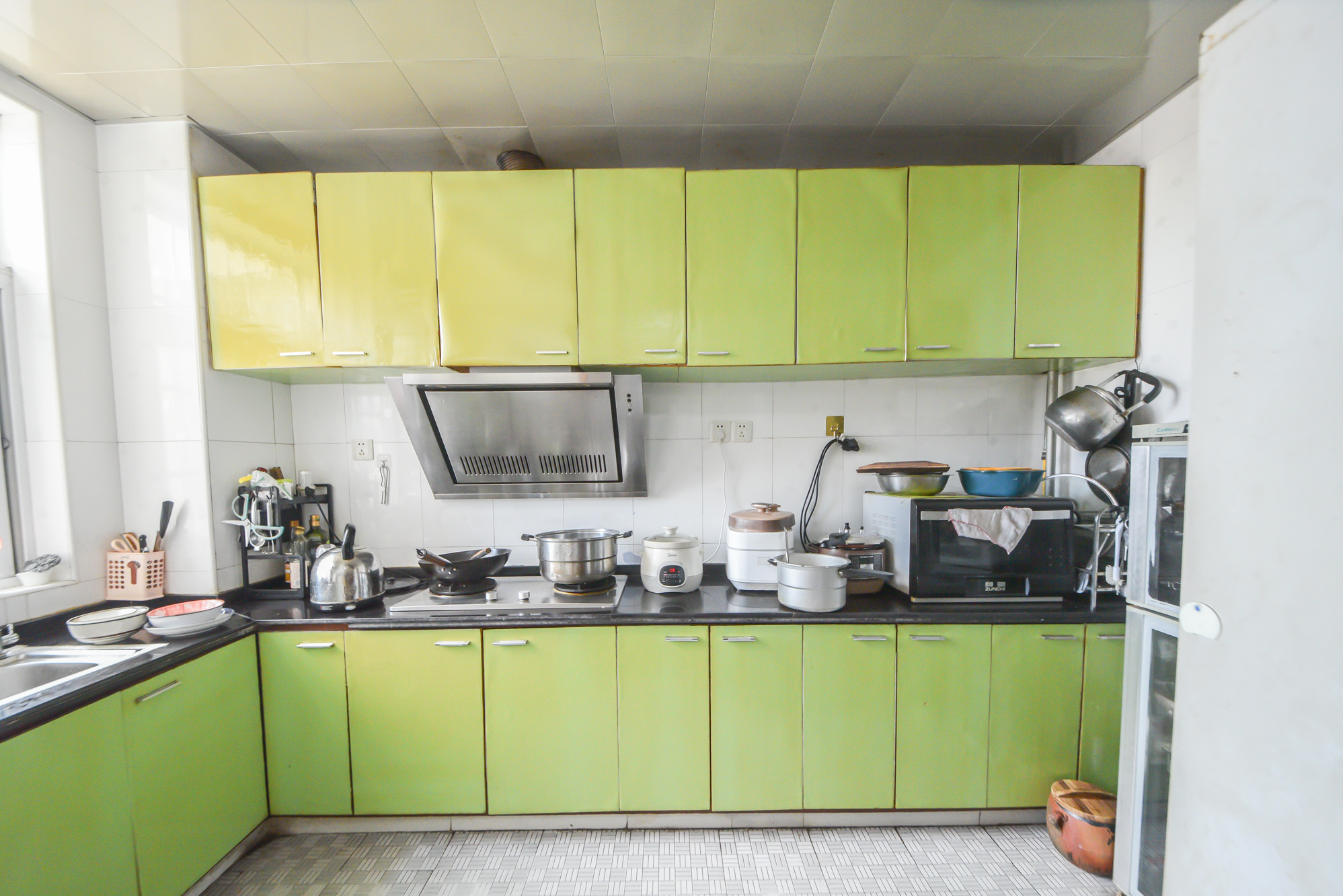 嘉盛华庭(一期、二期、三期)  3室2厅2卫    108.0万 嘉盛华庭(一期、二期、三期)  3室2厅2卫    108.0万厨房