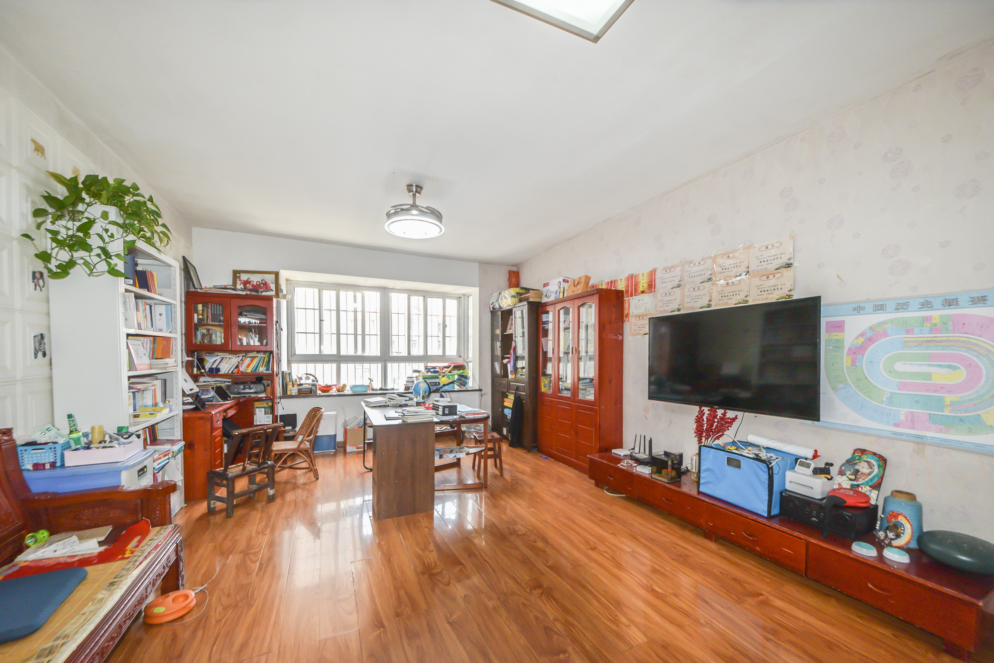 嘉盛华庭(一期、二期、三期)  3室2厅2卫    108.0万 嘉盛华庭(一期、二期、三期)  3室2厅2卫    108.0万客厅