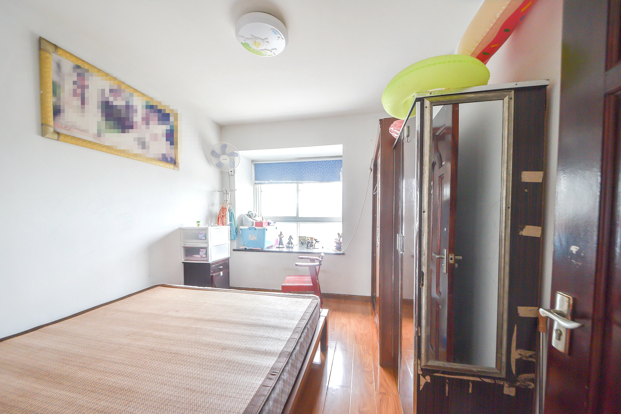 嘉盛华庭(一期、二期、三期)  3室2厅2卫    108.0万 嘉盛华庭(一期、二期、三期)  3室2厅2卫    108.0万卧室