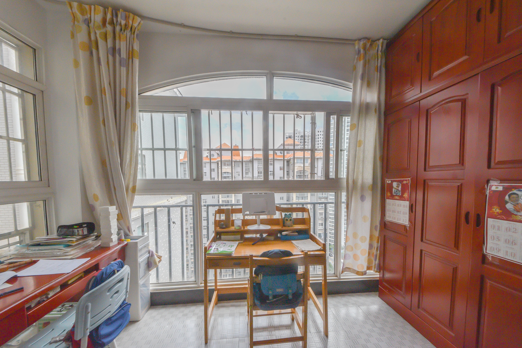 嘉盛华庭(一期、二期、三期)  3室2厅2卫    108.0万 嘉盛华庭(一期、二期、三期)  3室2厅2卫    108.0万阳台