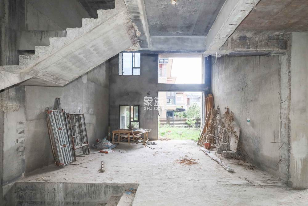 保利麓谷林语G区  5室3厅5卫   618.00万