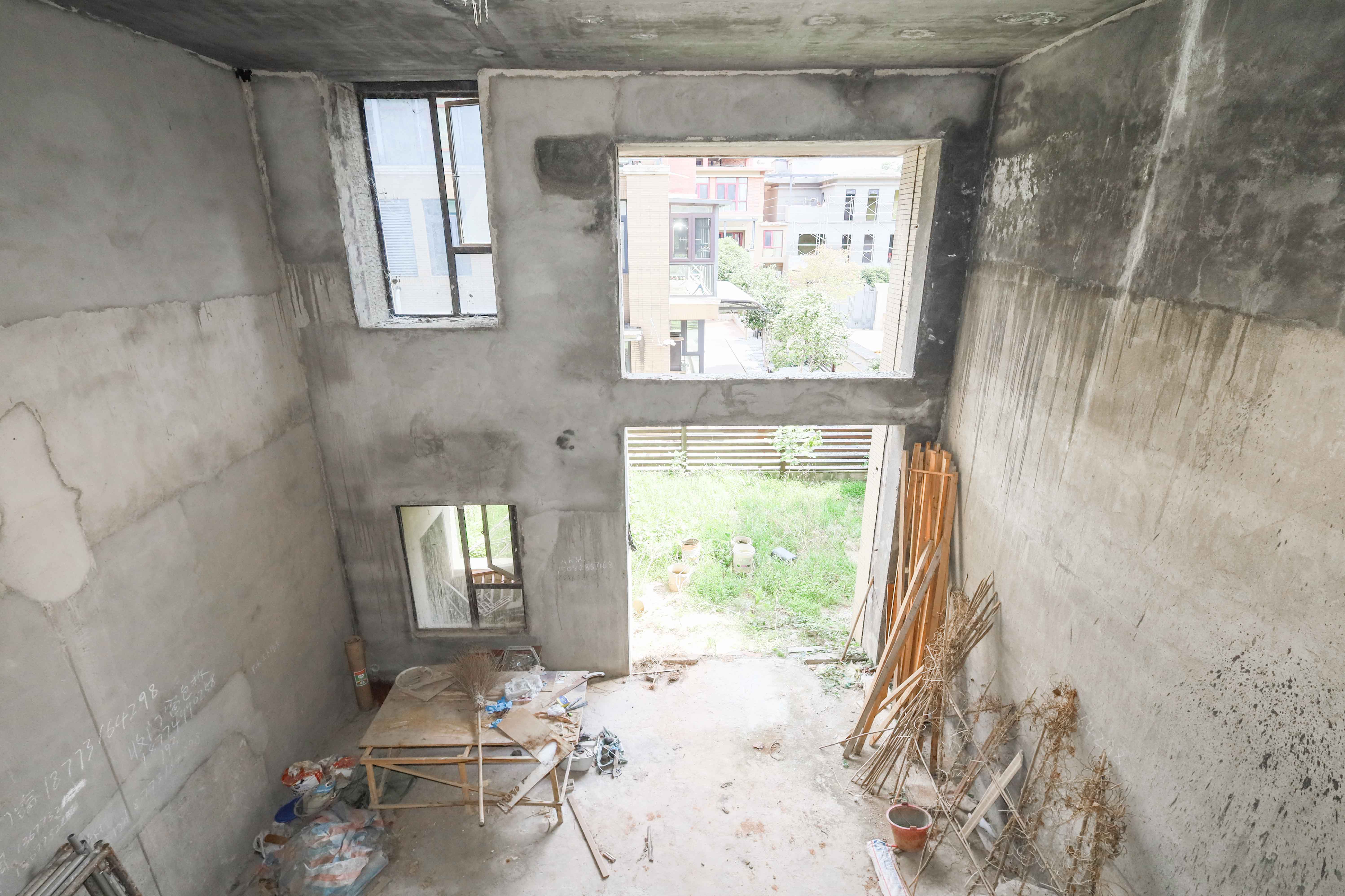 保利麓谷林语G区  5室3厅5卫   618.00万客厅