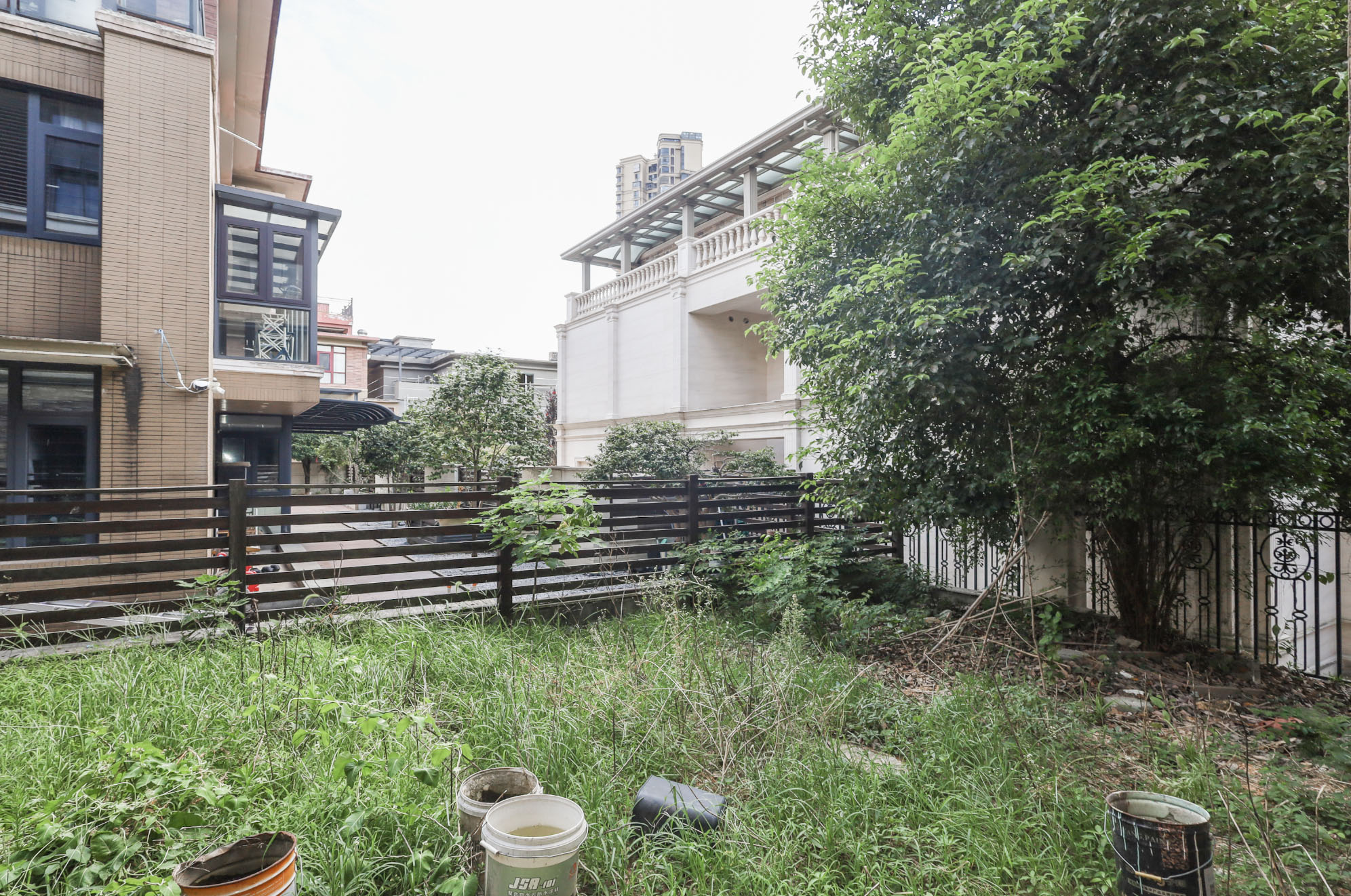 保利麓谷林语G区  5室3厅5卫   618.00万其他