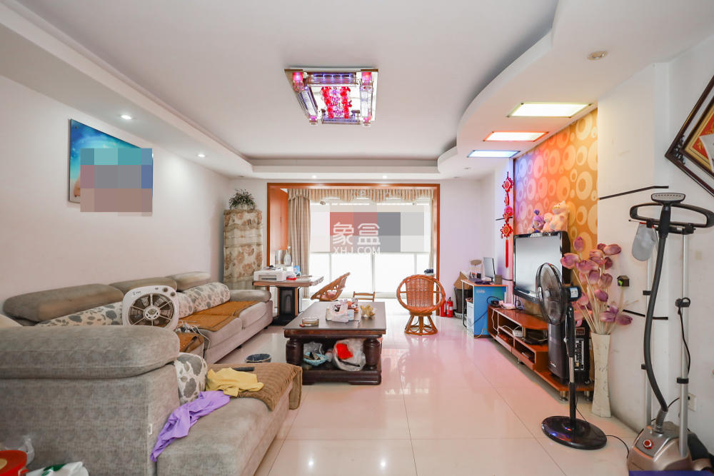 湘许嘉园  3室2厅2卫    128.0万