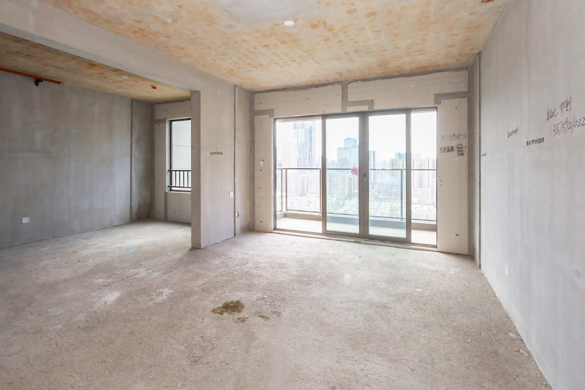 正荣滨江紫阙台 4室2厅3卫 185.0万 正荣滨江紫阙台 4室2厅3卫 185.0万客厅