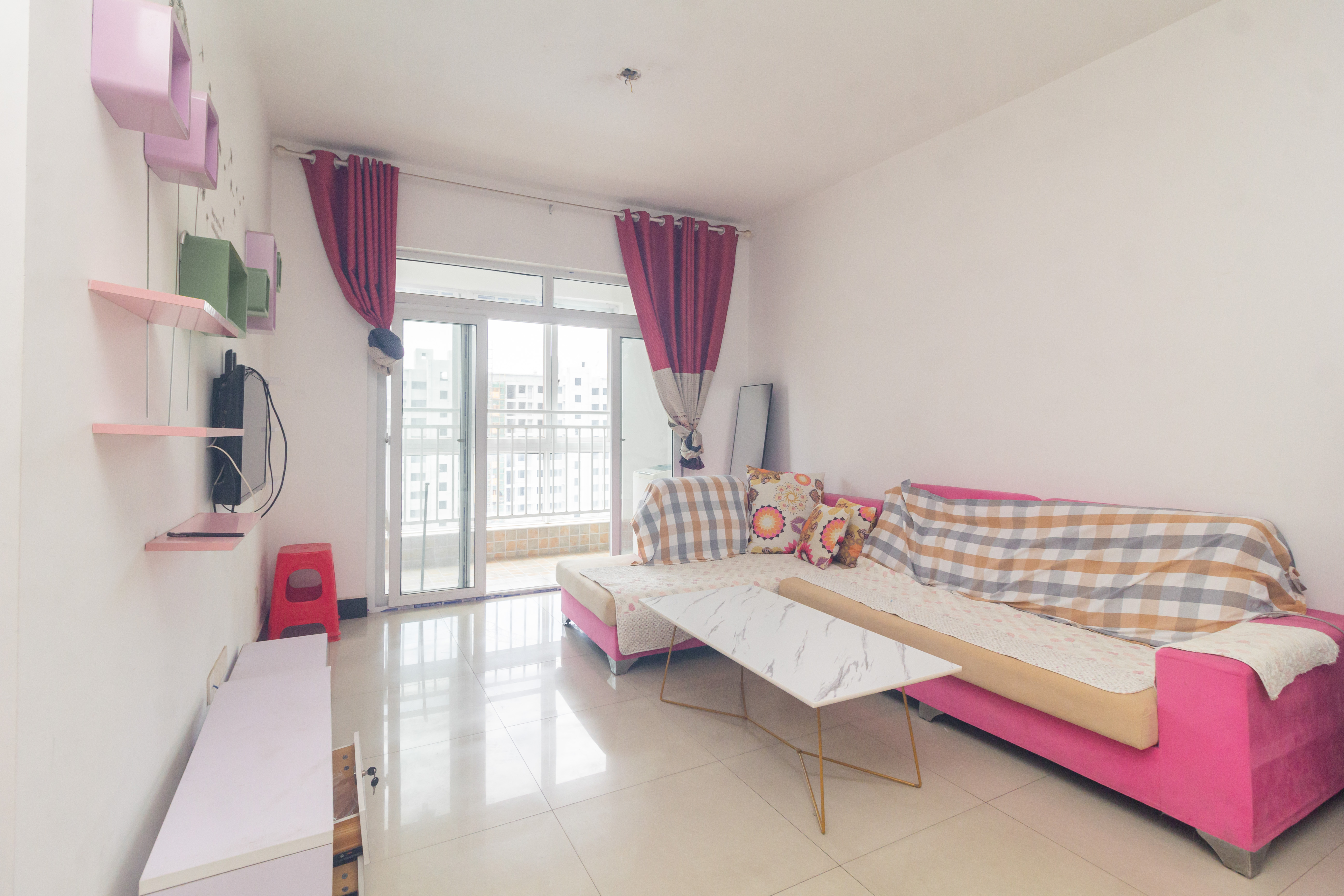 昌和商业中心/昌和国际 2室2厅1卫 49.8万 昌和商业中心/昌和国际 2室2厅1卫 49.8万客厅